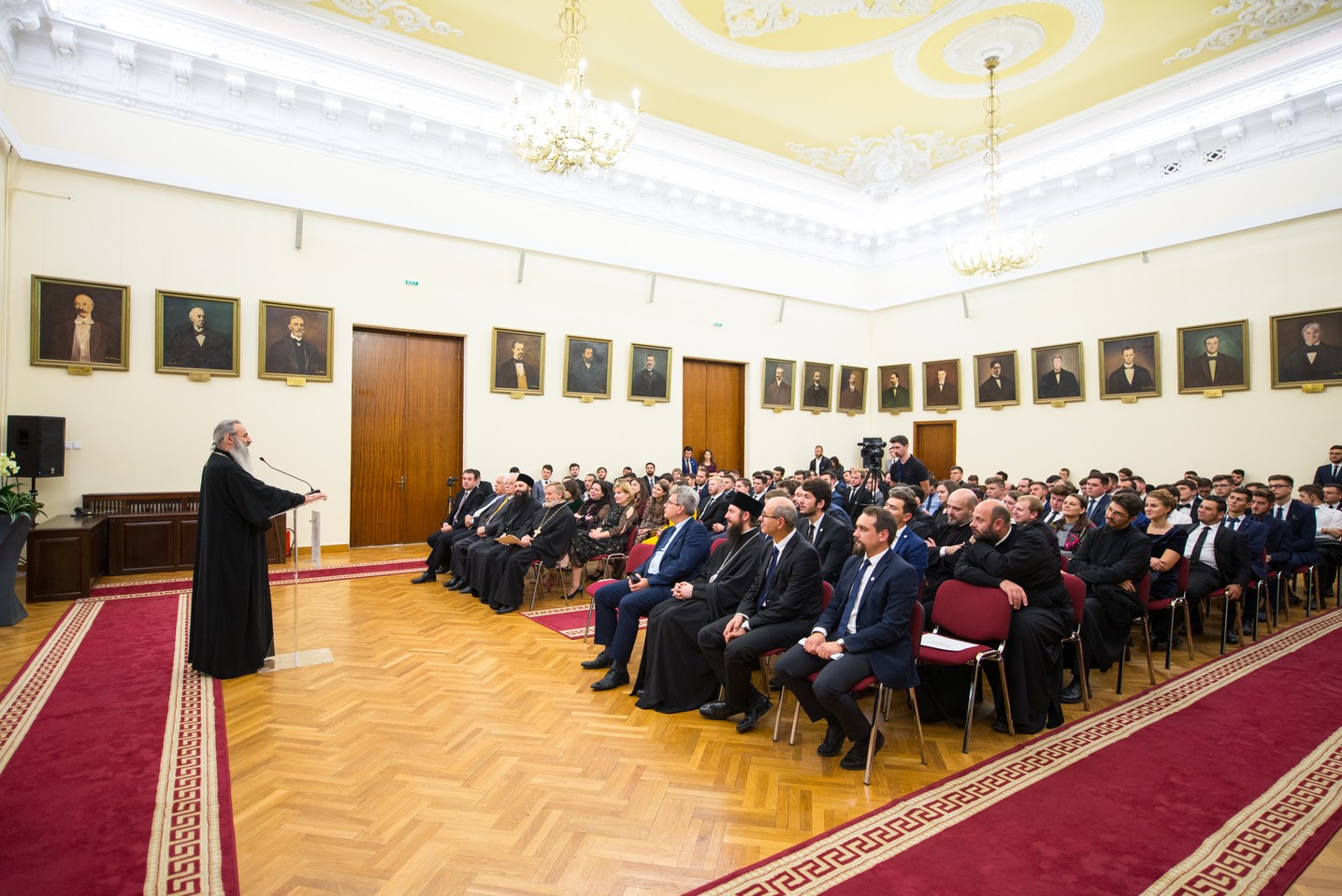 „Formal de Bun Venit” la Colegiul „Sfântul Nicolae” din Iași: „Fiind împreună, puteți să păstrați o atitudine corespunzătoare”