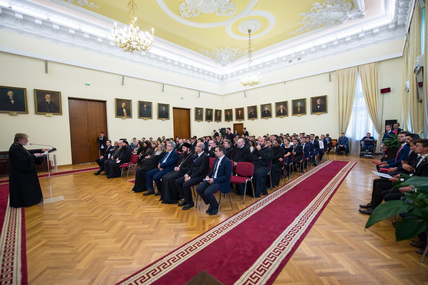 „Formal de Bun Venit” la Colegiul „Sfântul Nicolae” din Iași: „Fiind împreună, puteți să păstrați o atitudine corespunzătoare”