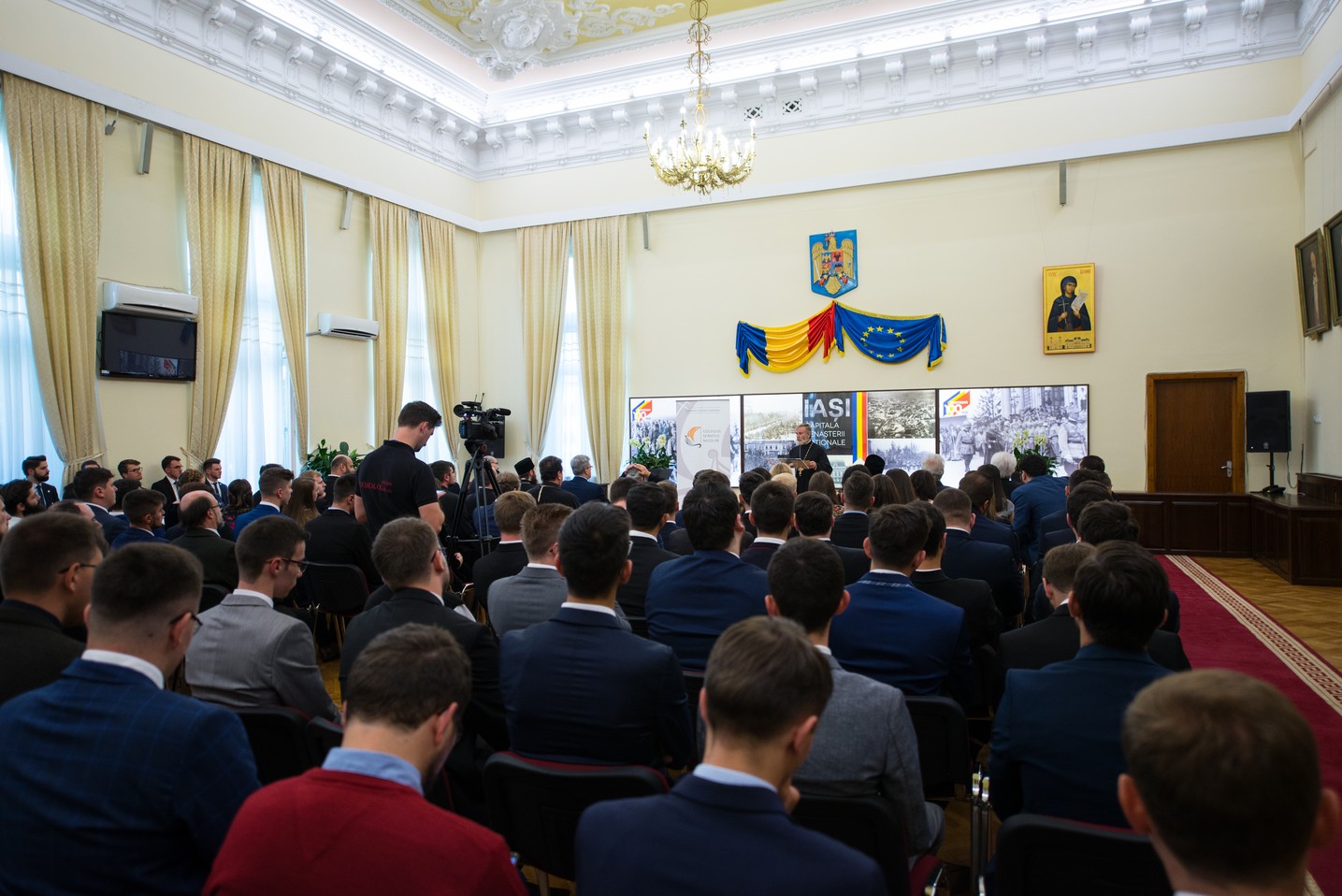 „Formal de Bun Venit” la Colegiul „Sfântul Nicolae” din Iași: „Fiind împreună, puteți să păstrați o atitudine corespunzătoare”