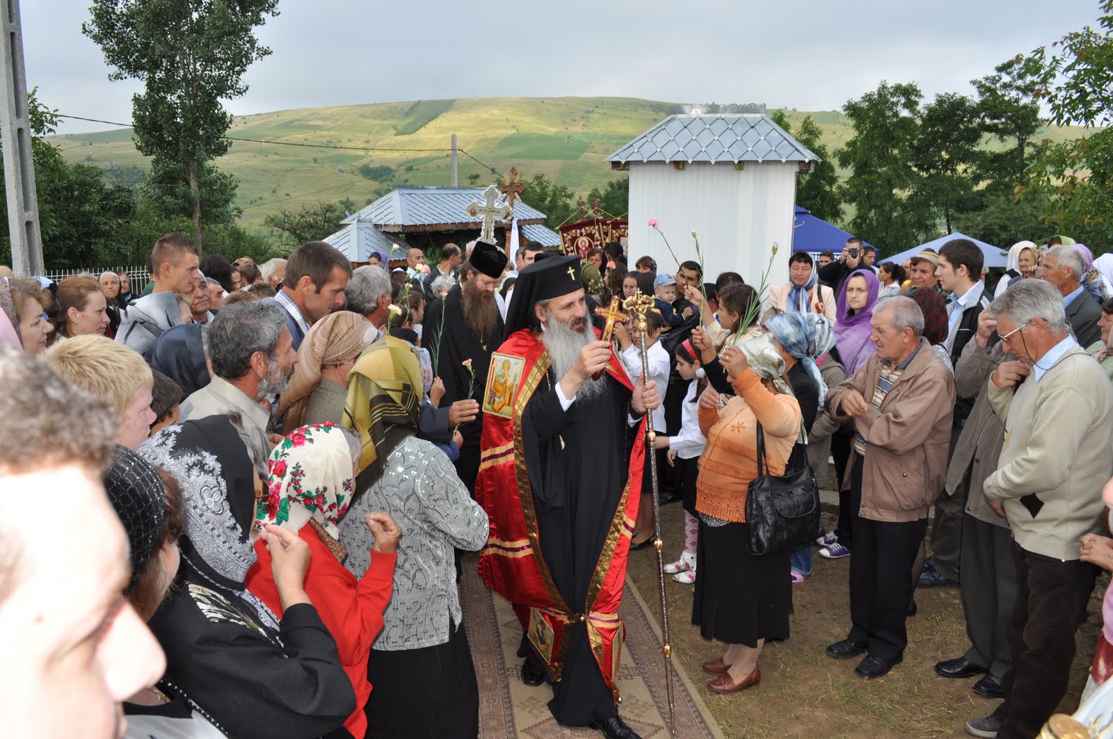Biserica satului Rotăria, resfinţită după 60 de ani