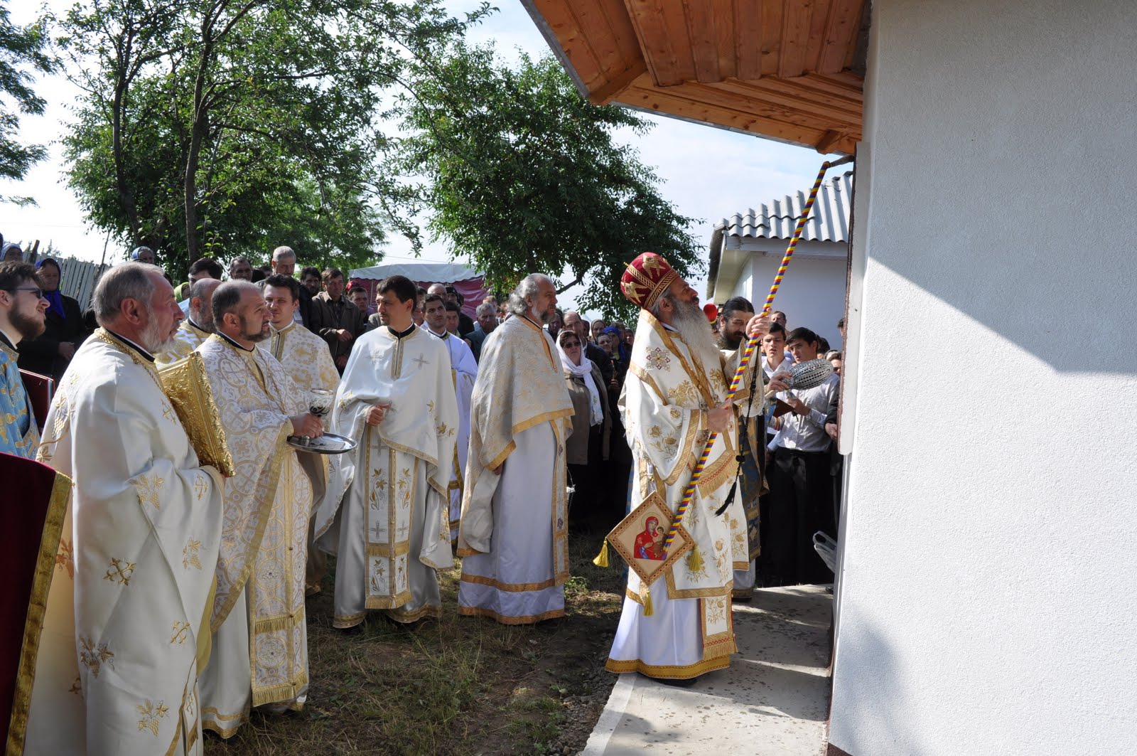 Biserica satului Rotăria, resfinţită după 60 de ani