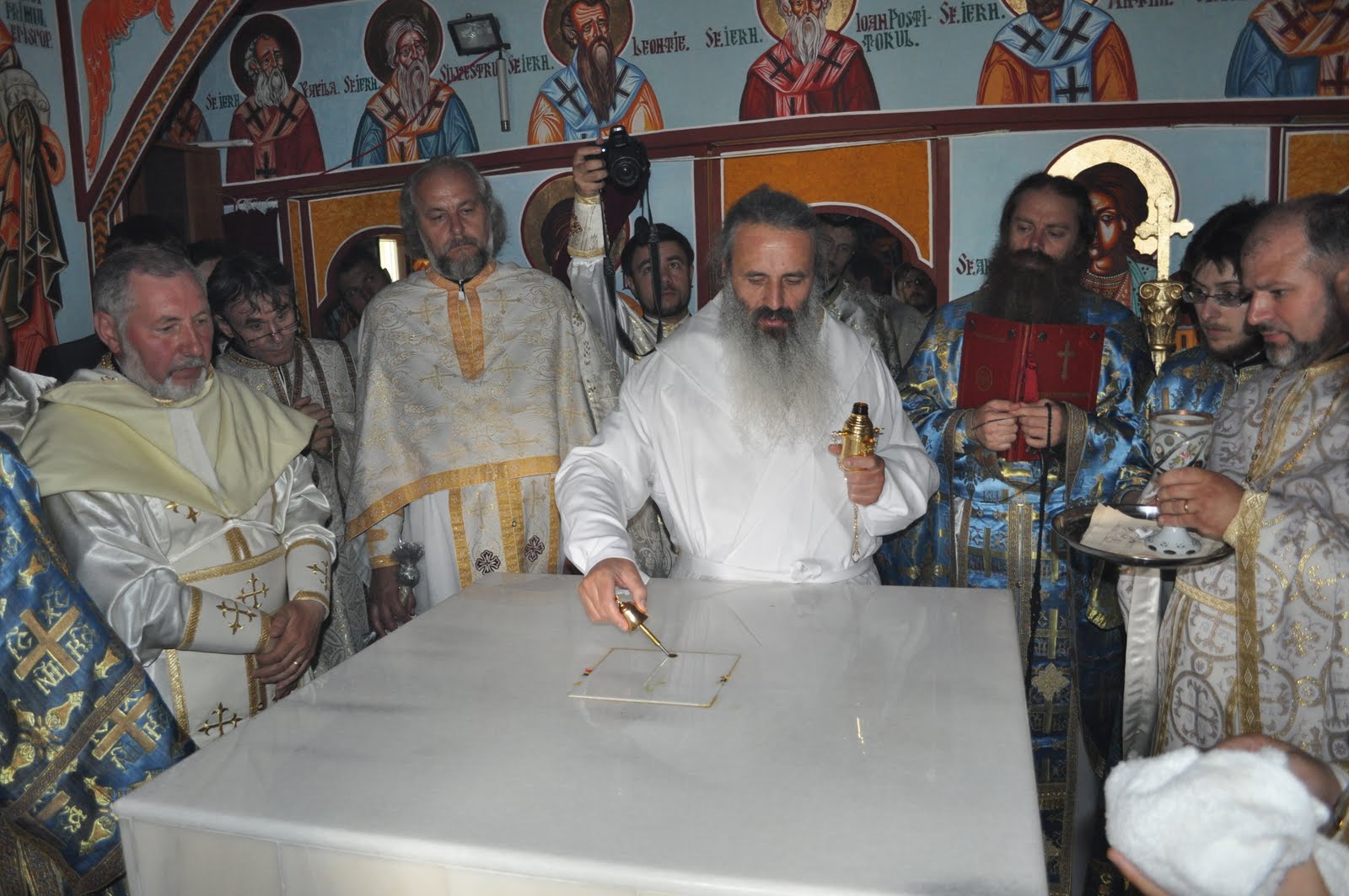 Biserica satului Rotăria, resfinţită după 60 de ani