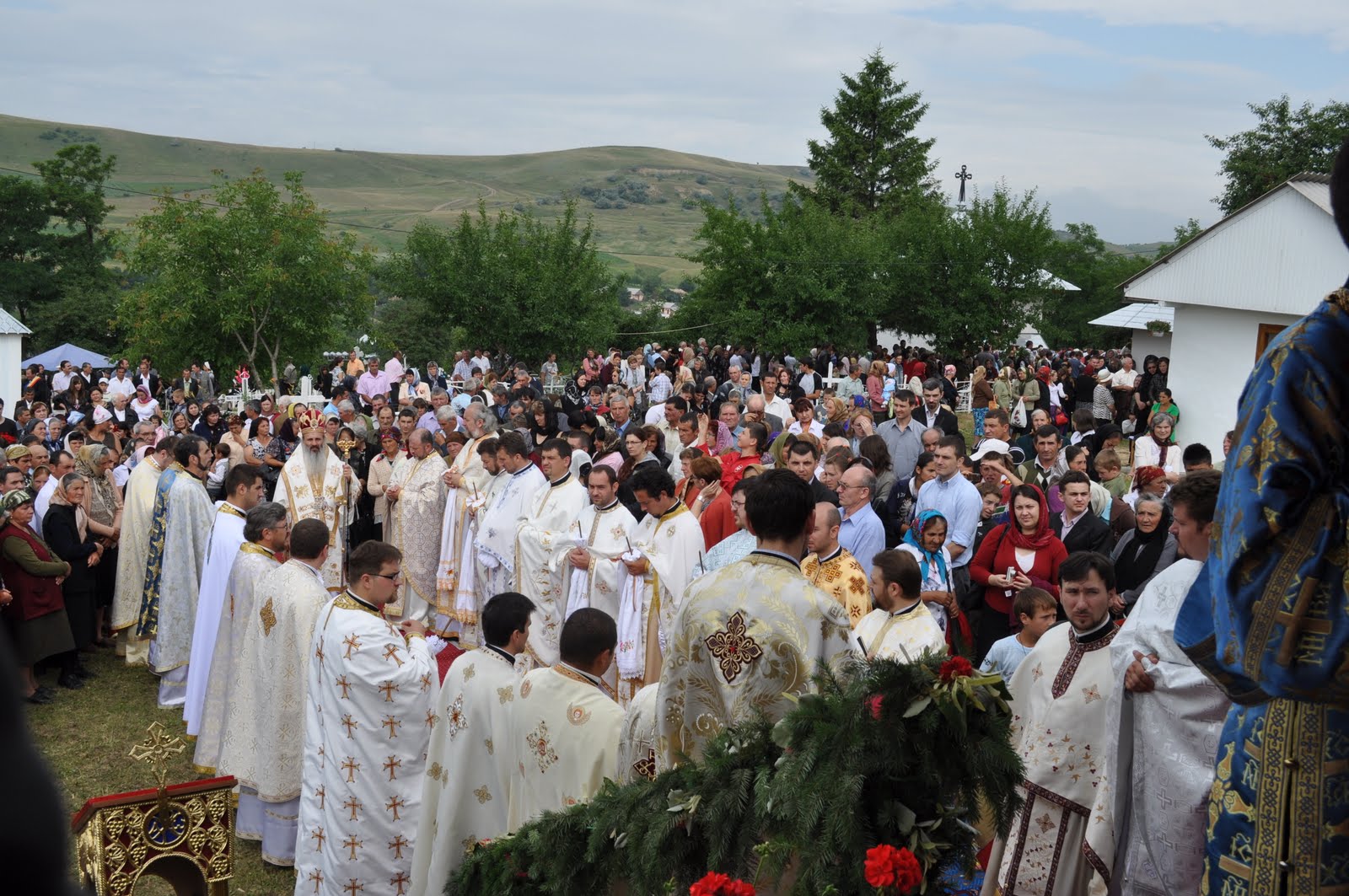 Biserica satului Rotăria, resfinţită după 60 de ani