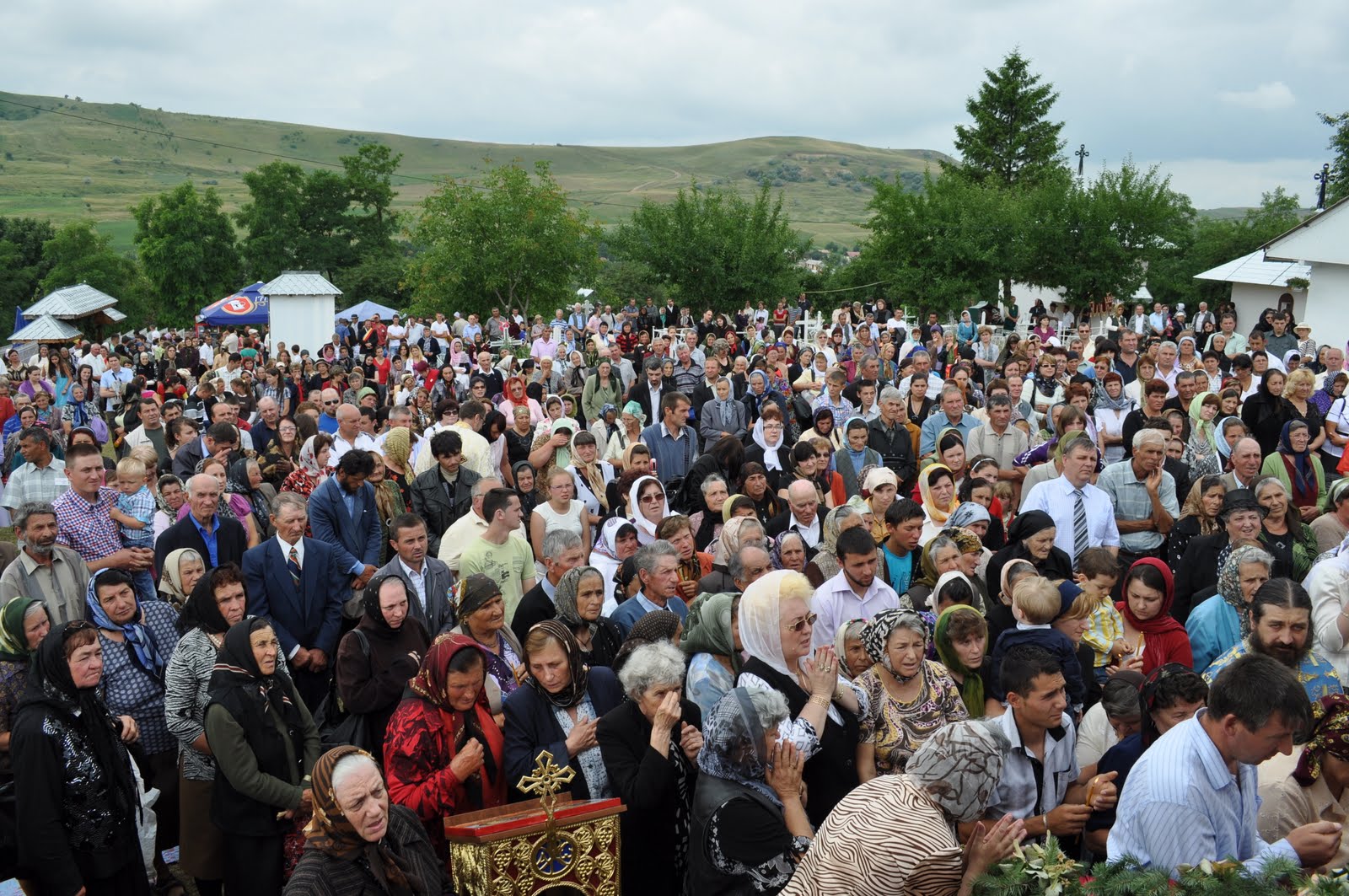 Biserica satului Rotăria, resfinţită după 60 de ani