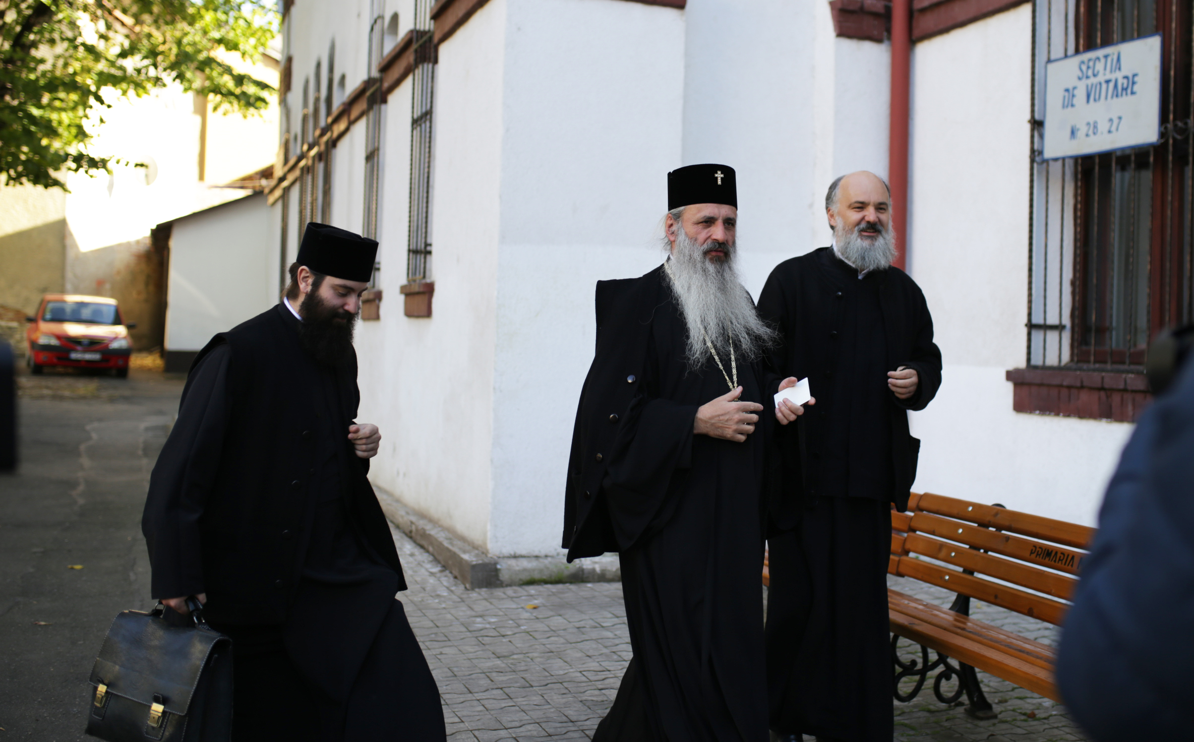 (Video) Înaltpreasfințitul Părinte Teofan a votat astăzi la Referendumul pentru definirea clară a căsătoriei în Constituție