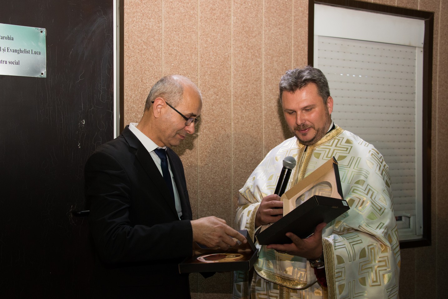 Hram la Parohia „Sfântul Apostol şi Evanghelist Luca” din Iași: „Slujbele pe care le săvârşim sunt legături între inimile noastre şi punţi către Dumnezeu”