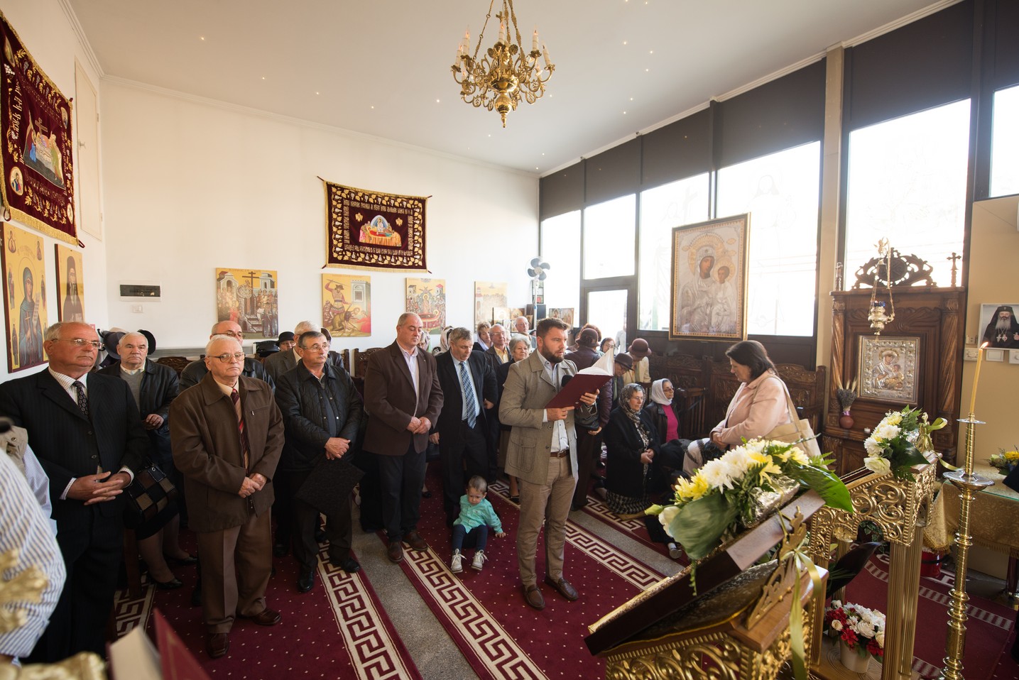 Hram la Parohia „Sfântul Apostol şi Evanghelist Luca” din Iași: „Slujbele pe care le săvârşim sunt legături între inimile noastre şi punţi către Dumnezeu”