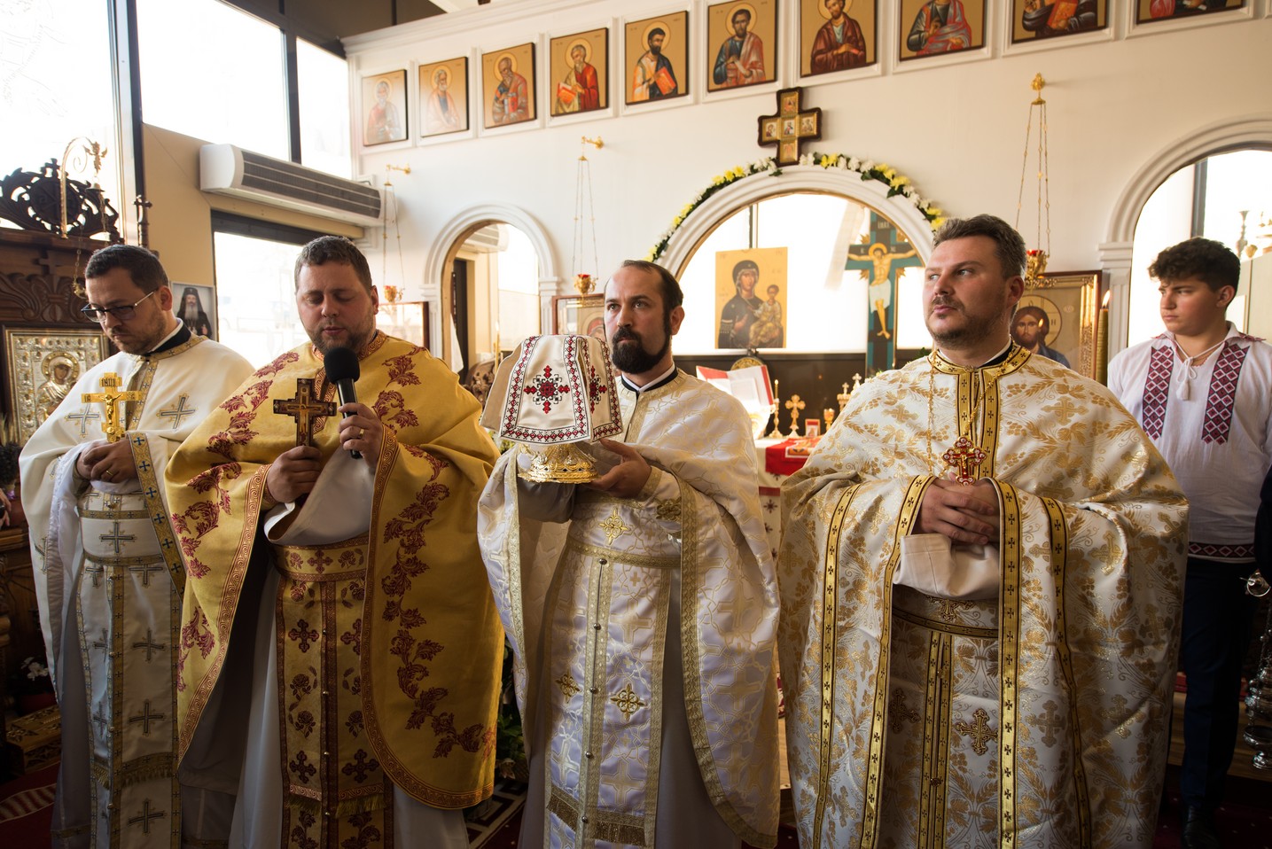 Hram la Parohia „Sfântul Apostol şi Evanghelist Luca” din Iași: „Slujbele pe care le săvârşim sunt legături între inimile noastre şi punţi către Dumnezeu”