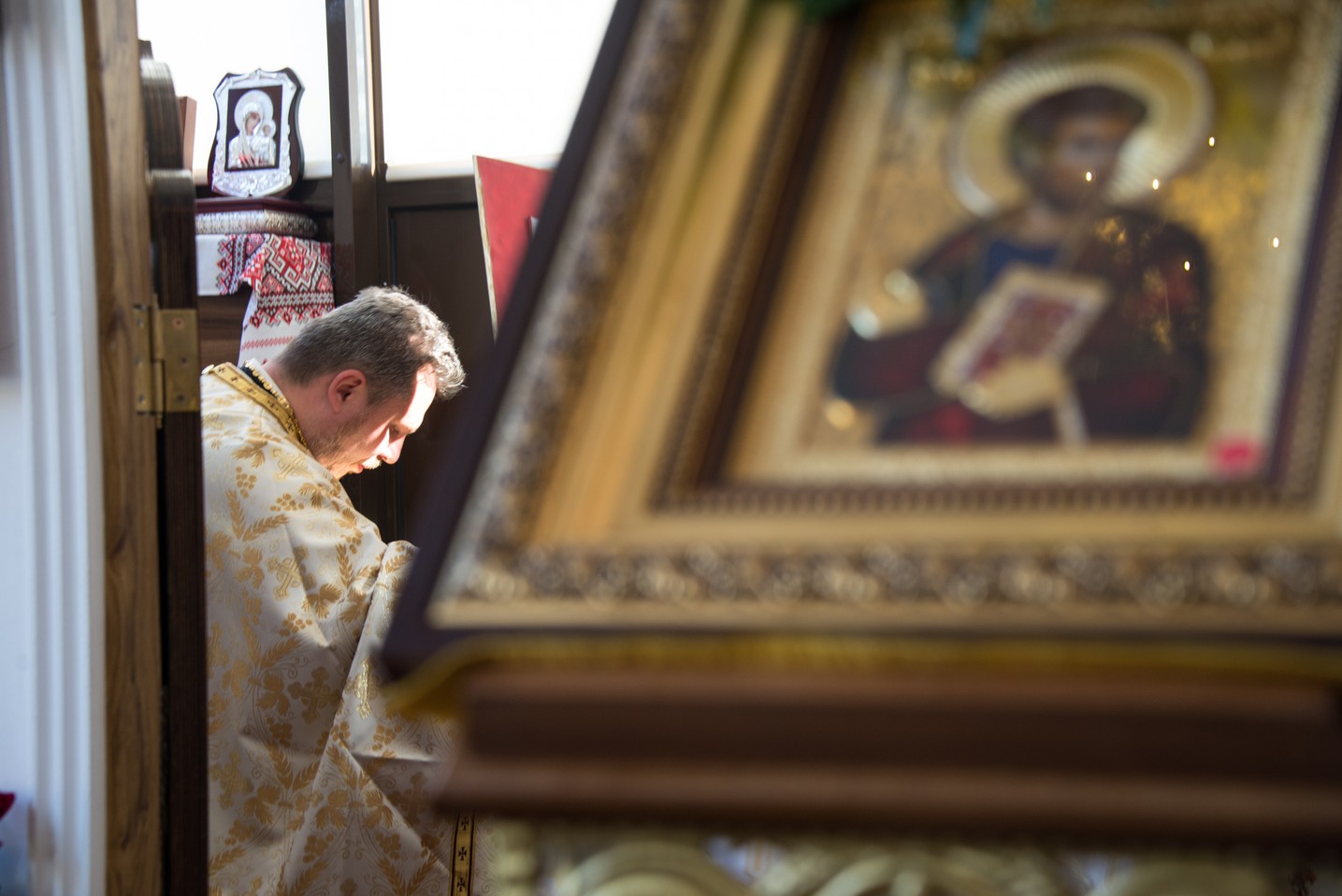 Hram la Parohia „Sfântul Apostol şi Evanghelist Luca” din Iași: „Slujbele pe care le săvârşim sunt legături între inimile noastre şi punţi către Dumnezeu”