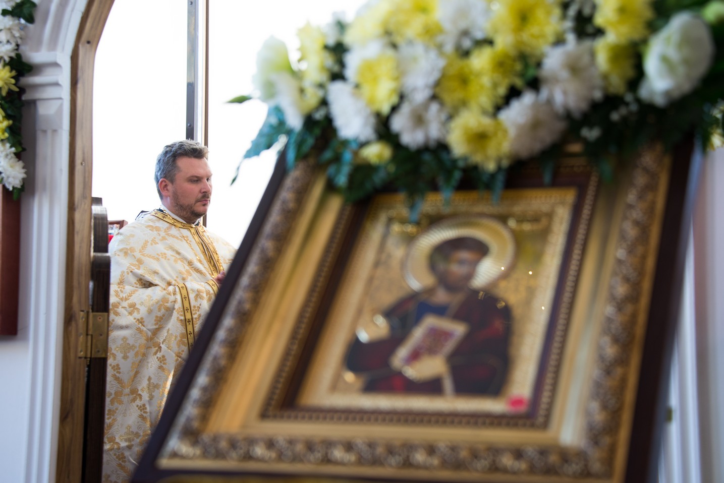 Hram la Parohia „Sfântul Apostol şi Evanghelist Luca” din Iași: „Slujbele pe care le săvârşim sunt legături între inimile noastre şi punţi către Dumnezeu”