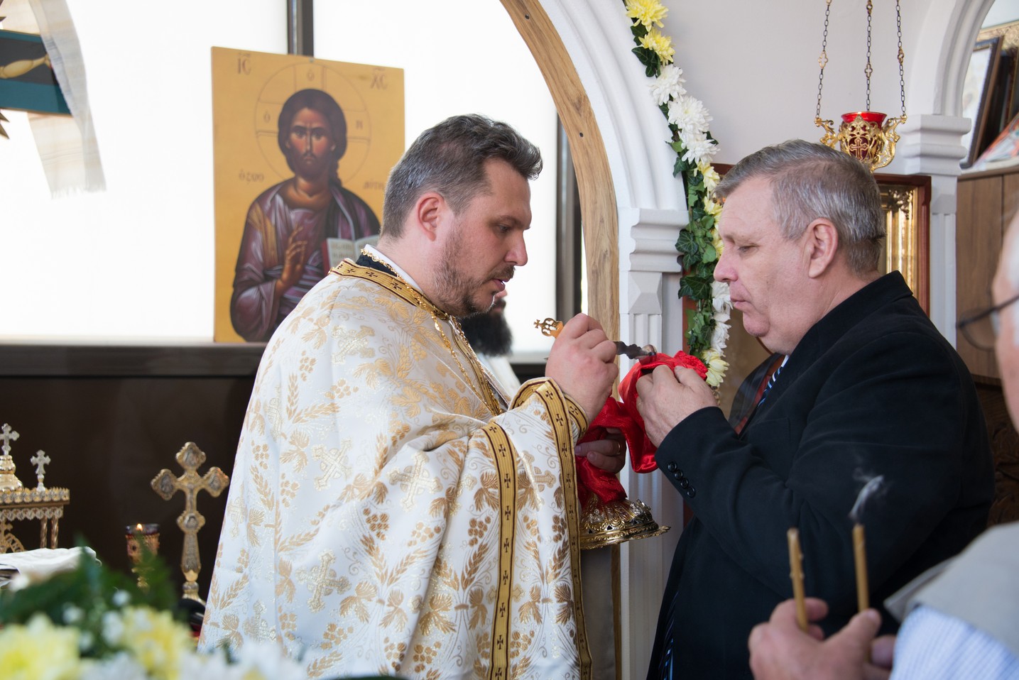 Hram la Parohia „Sfântul Apostol şi Evanghelist Luca” din Iași: „Slujbele pe care le săvârşim sunt legături între inimile noastre şi punţi către Dumnezeu”