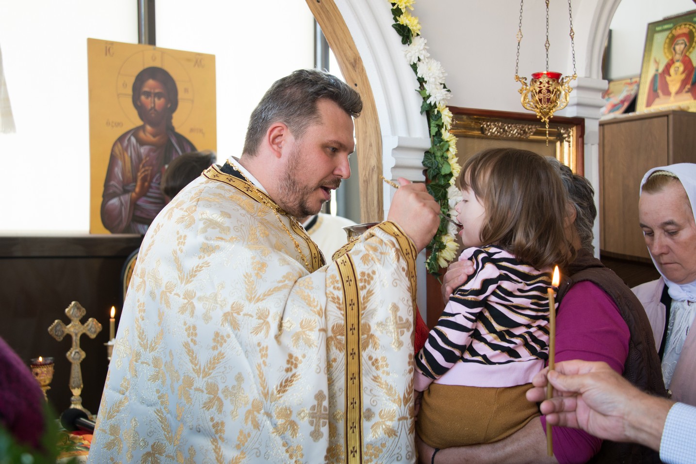 Hram la Parohia „Sfântul Apostol şi Evanghelist Luca” din Iași: „Slujbele pe care le săvârşim sunt legături între inimile noastre şi punţi către Dumnezeu”