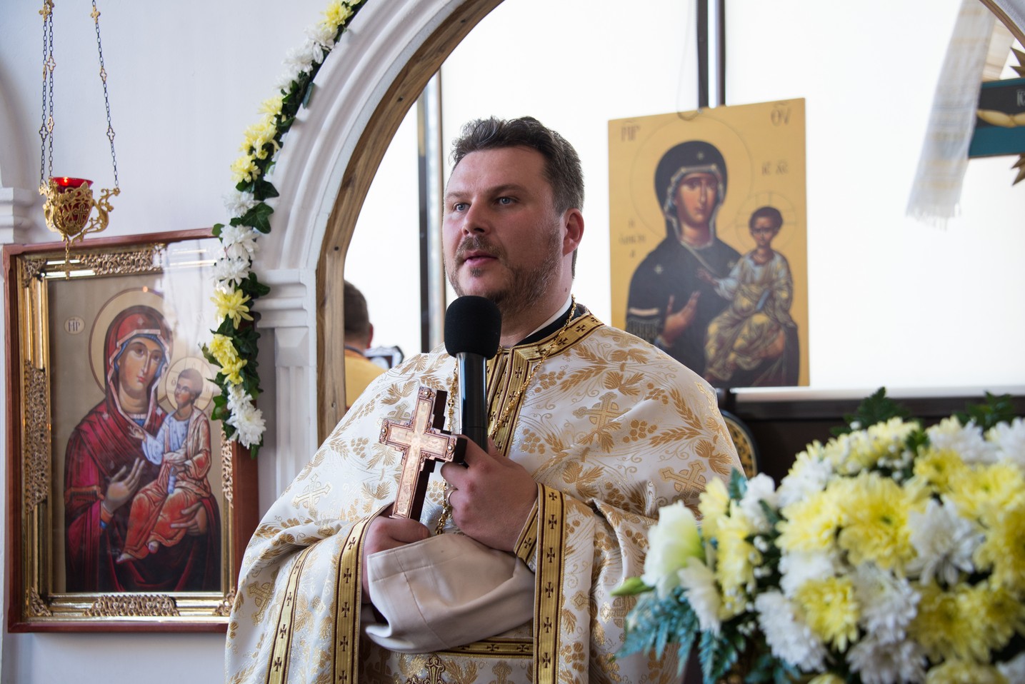 Hram la Parohia „Sfântul Apostol şi Evanghelist Luca” din Iași: „Slujbele pe care le săvârşim sunt legături între inimile noastre şi punţi către Dumnezeu”