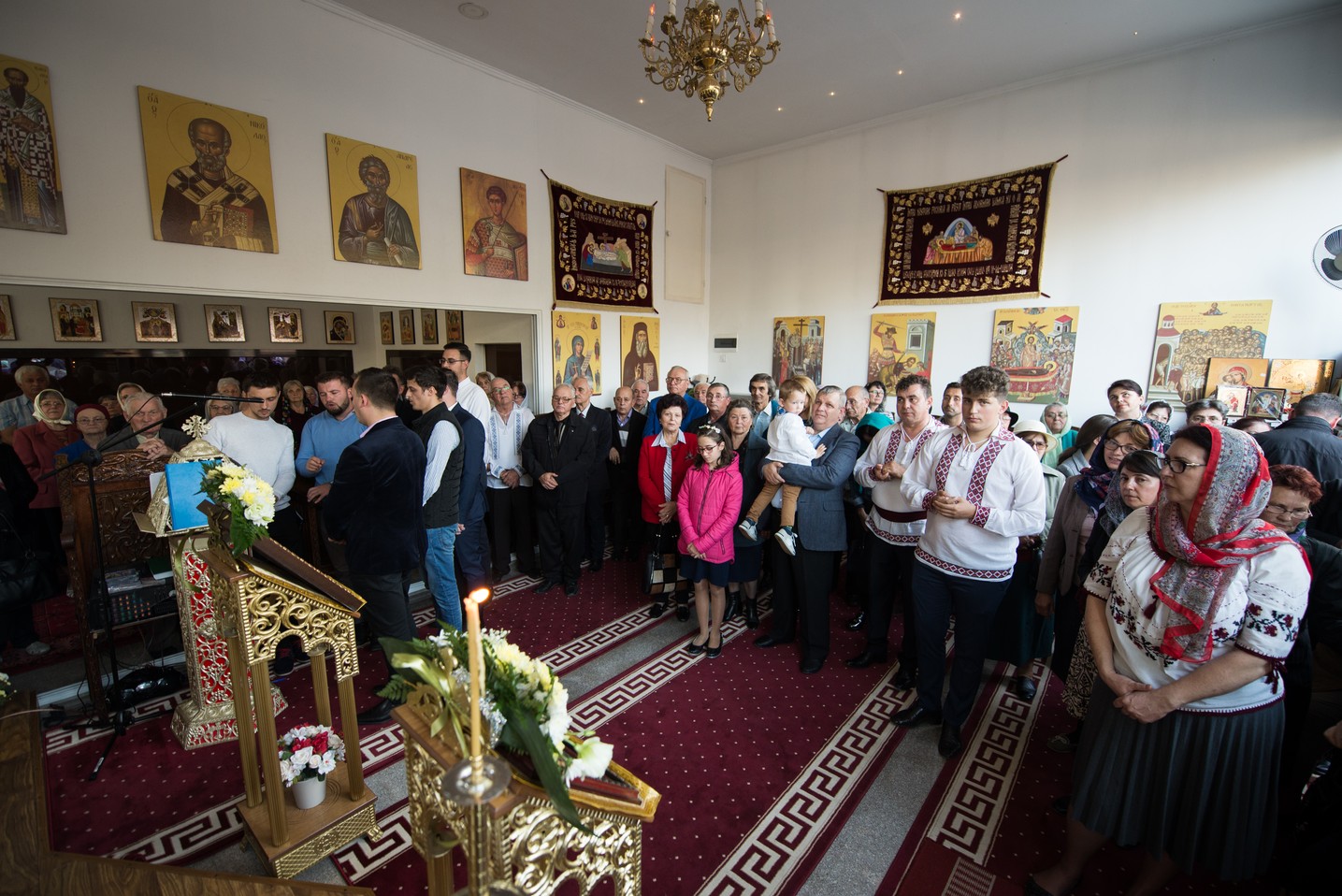 Hram la Parohia „Sfântul Apostol şi Evanghelist Luca” din Iași: „Slujbele pe care le săvârşim sunt legături între inimile noastre şi punţi către Dumnezeu”