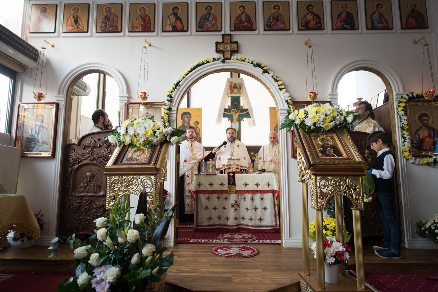 Hram la Parohia „Sfântul Apostol şi Evanghelist Luca” din Iași: „Slujbele pe care le săvârşim sunt legături între inimile noastre şi punţi către Dumnezeu”