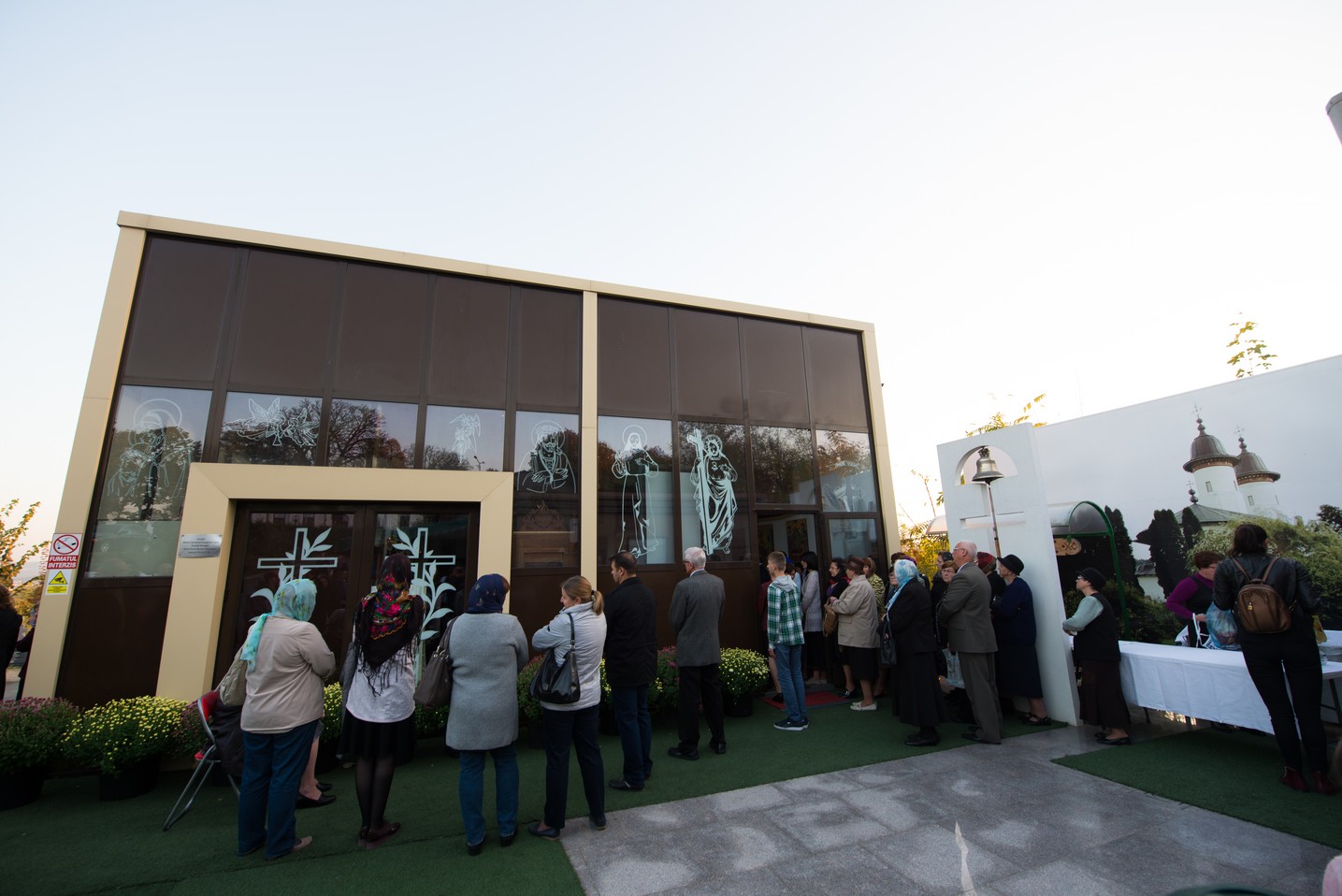 Hram la Parohia „Sfântul Apostol şi Evanghelist Luca” din Iași: „Slujbele pe care le săvârşim sunt legături între inimile noastre şi punţi către Dumnezeu”