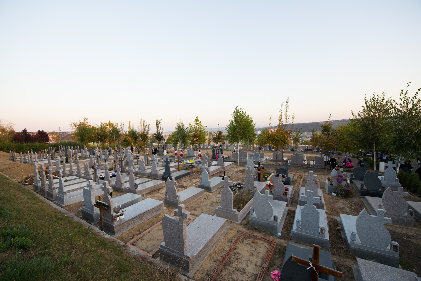 Hram la Parohia „Sfântul Apostol şi Evanghelist Luca” din Iași: „Slujbele pe care le săvârşim sunt legături între inimile noastre şi punţi către Dumnezeu”