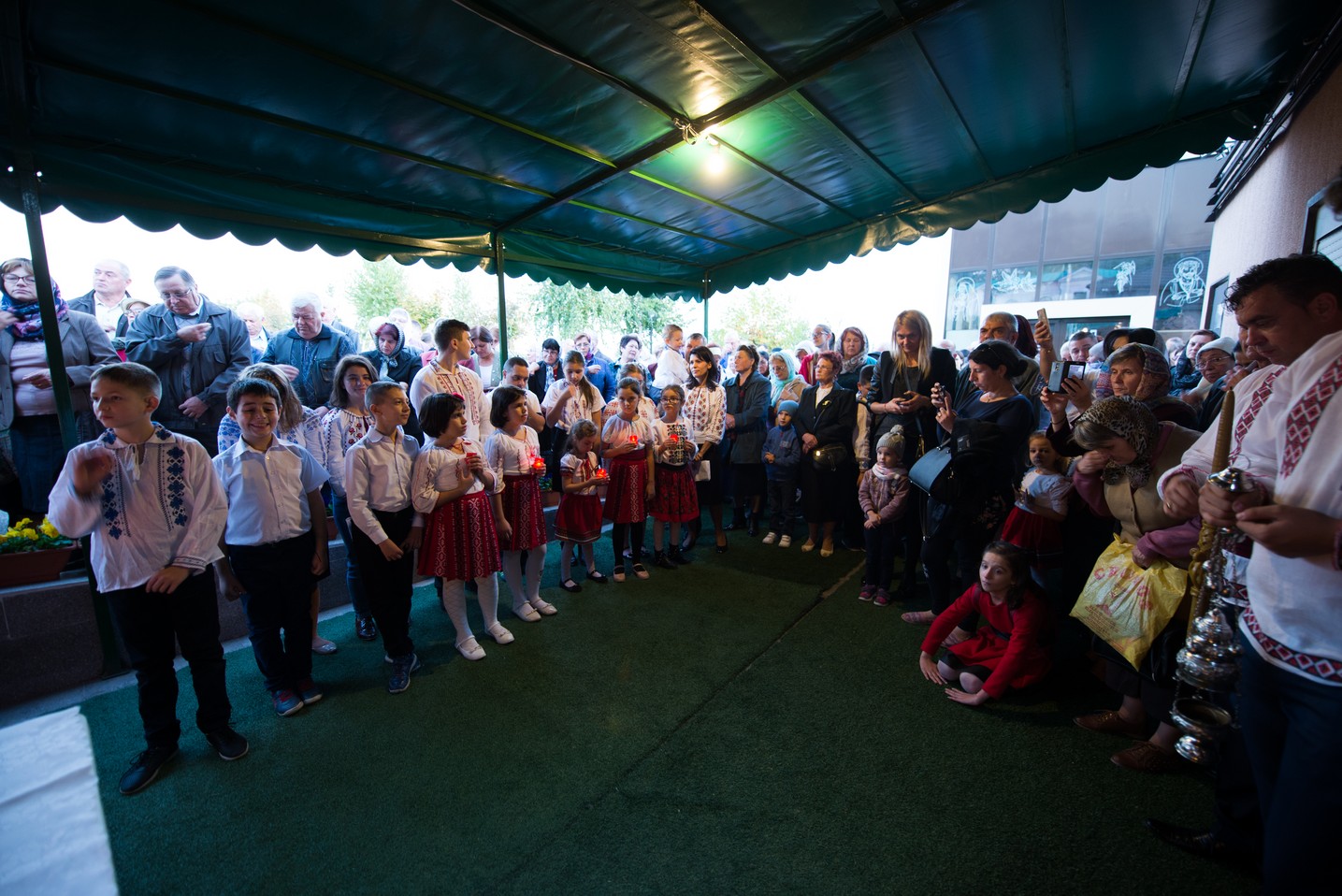 Hram la Parohia „Sfântul Apostol şi Evanghelist Luca” din Iași: „Slujbele pe care le săvârşim sunt legături între inimile noastre şi punţi către Dumnezeu”