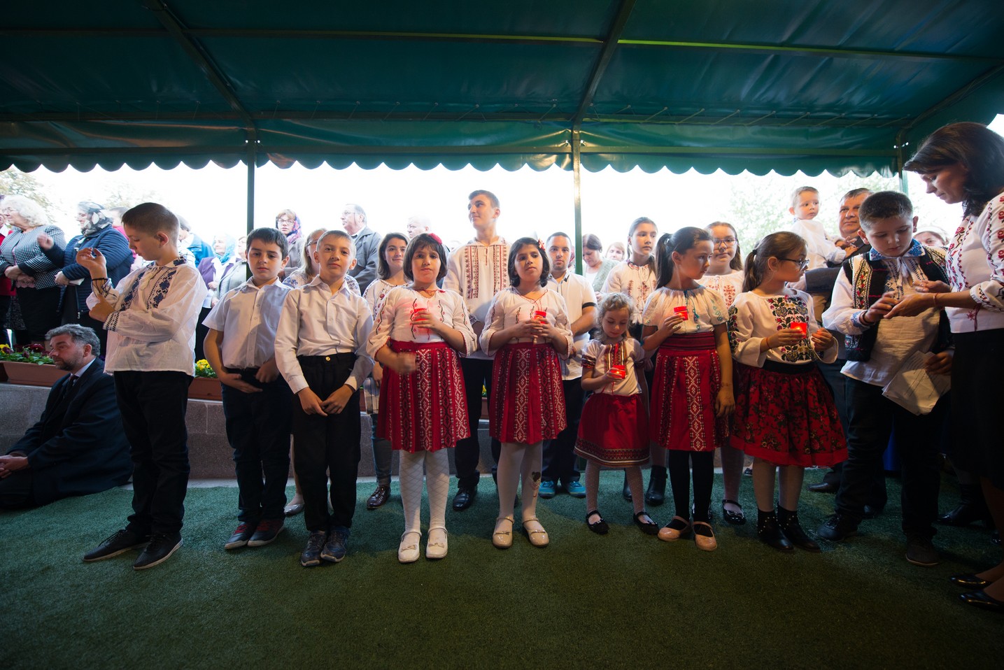 Hram la Parohia „Sfântul Apostol şi Evanghelist Luca” din Iași: „Slujbele pe care le săvârşim sunt legături între inimile noastre şi punţi către Dumnezeu”