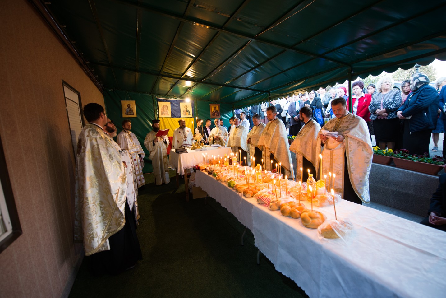 Hram la Parohia „Sfântul Apostol şi Evanghelist Luca” din Iași: „Slujbele pe care le săvârşim sunt legături între inimile noastre şi punţi către Dumnezeu”