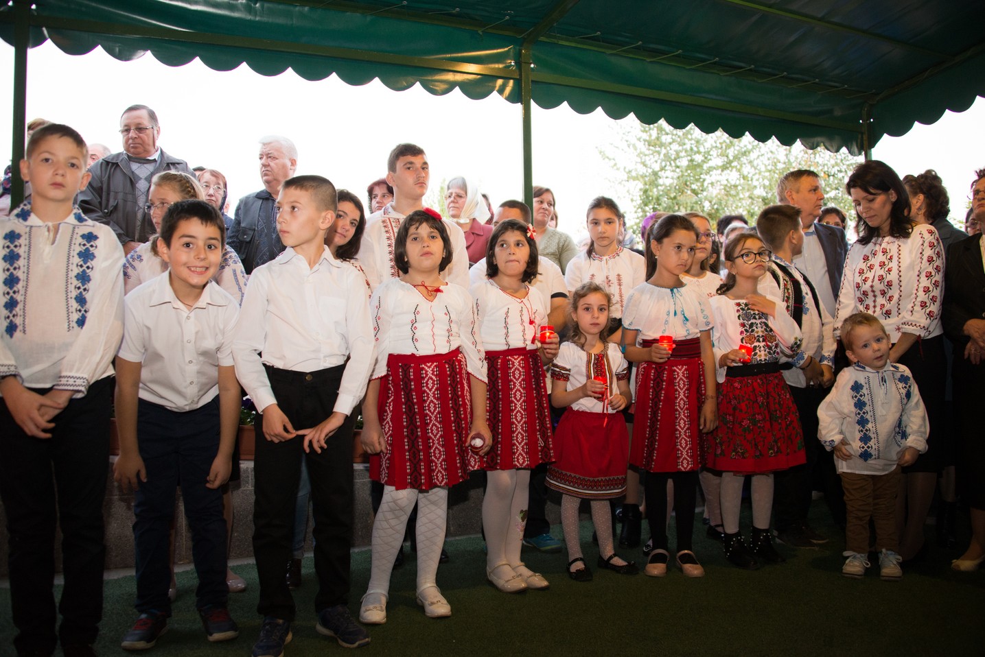 Hram la Parohia „Sfântul Apostol şi Evanghelist Luca” din Iași: „Slujbele pe care le săvârşim sunt legături între inimile noastre şi punţi către Dumnezeu”