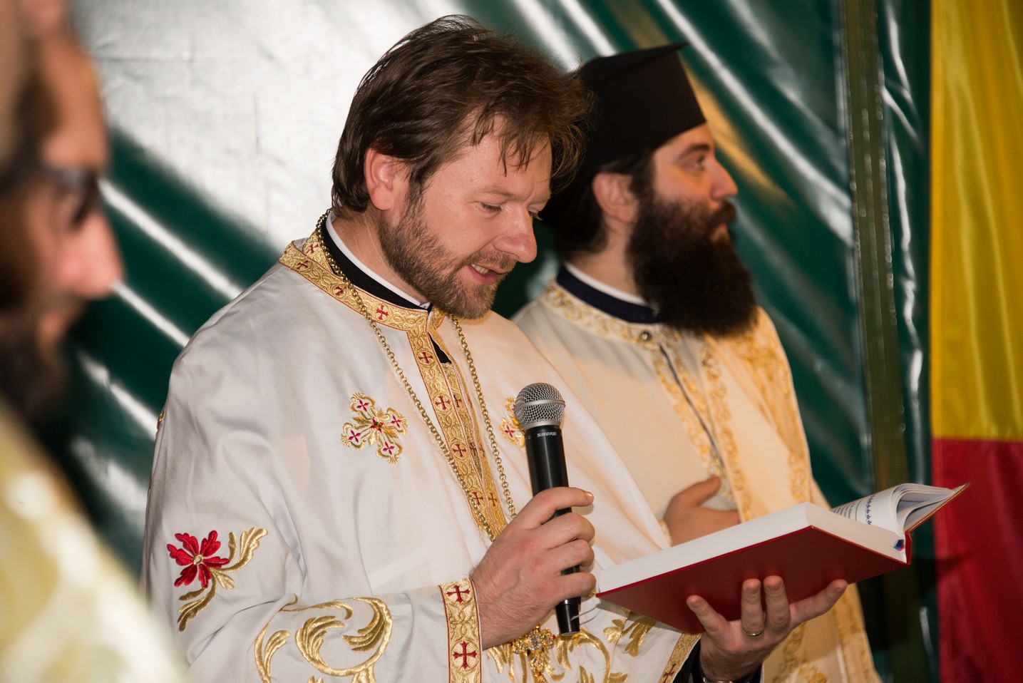 Hram la Parohia „Sfântul Apostol şi Evanghelist Luca” din Iași: „Slujbele pe care le săvârşim sunt legături între inimile noastre şi punţi către Dumnezeu”