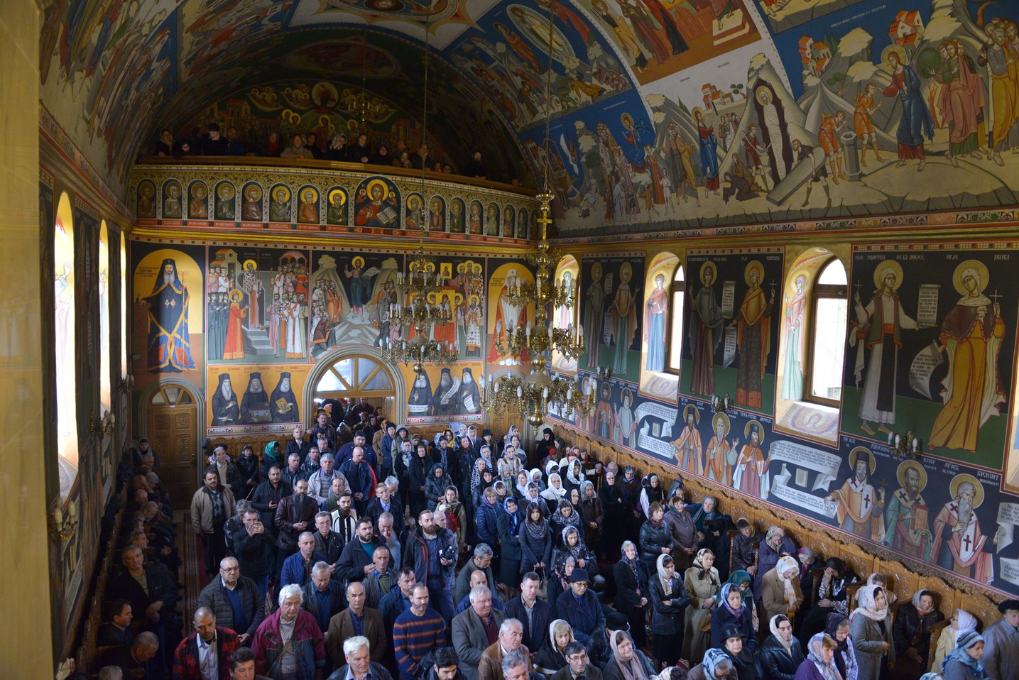 Foto: Alex Atudori Hram la Mănăstirea Pângărați: „Să viețuim în această lume cât mai aproape de rădăcina Evangheliei și de tinda Bisericii”