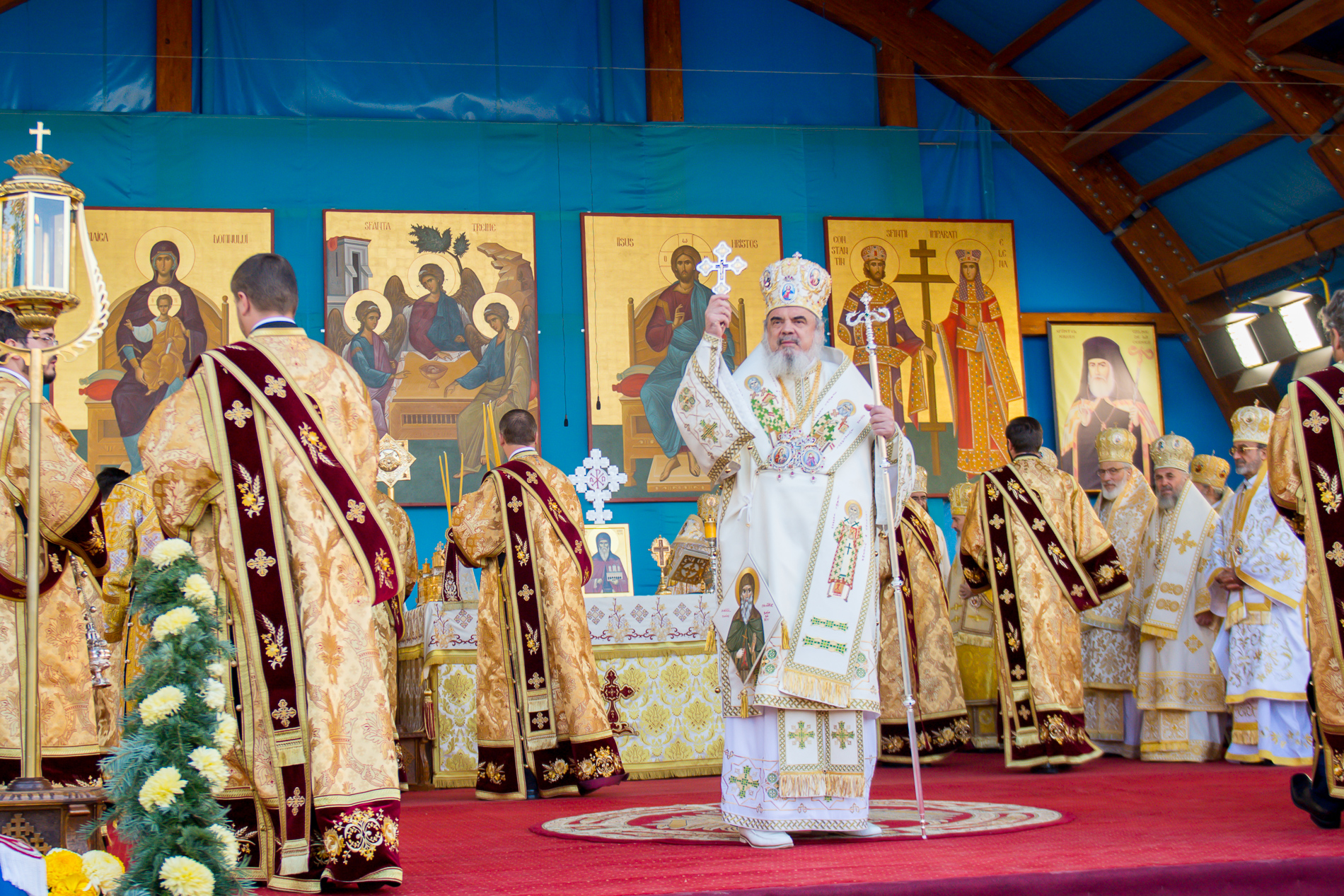 „Așa cum un diamant strălucește în fața soarelui, așa sfinții reflectă lumina harului și a sfințeniei lui Hristos în ei”