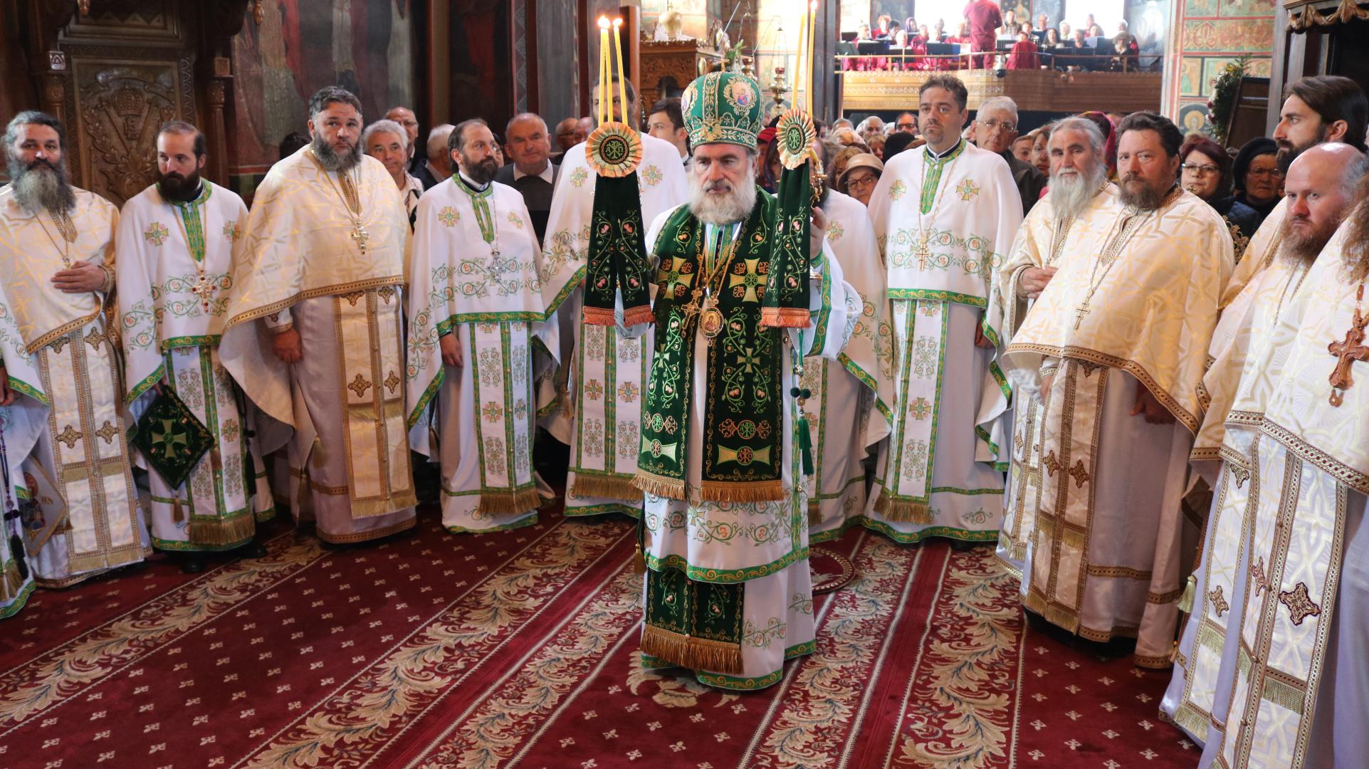 Catedrala Arhiepiscopală din Roman şi-a cinstit ocrotitoarea Catedrala Arhiepiscopală din Roman şi-a cinstit ocrotitoarea