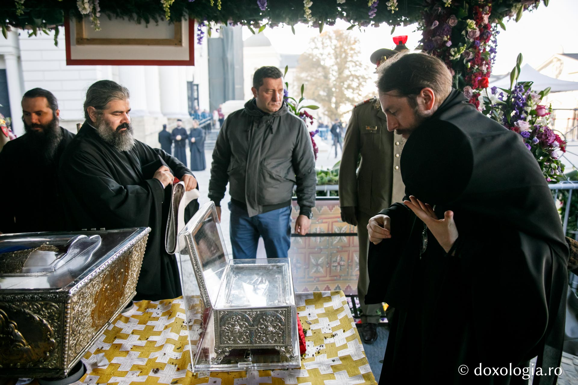 În ajun de hram, Sfânta Liturghie arhierească – PS Damaschin Dorneanul a slujit la Catedrala Mitropolitană