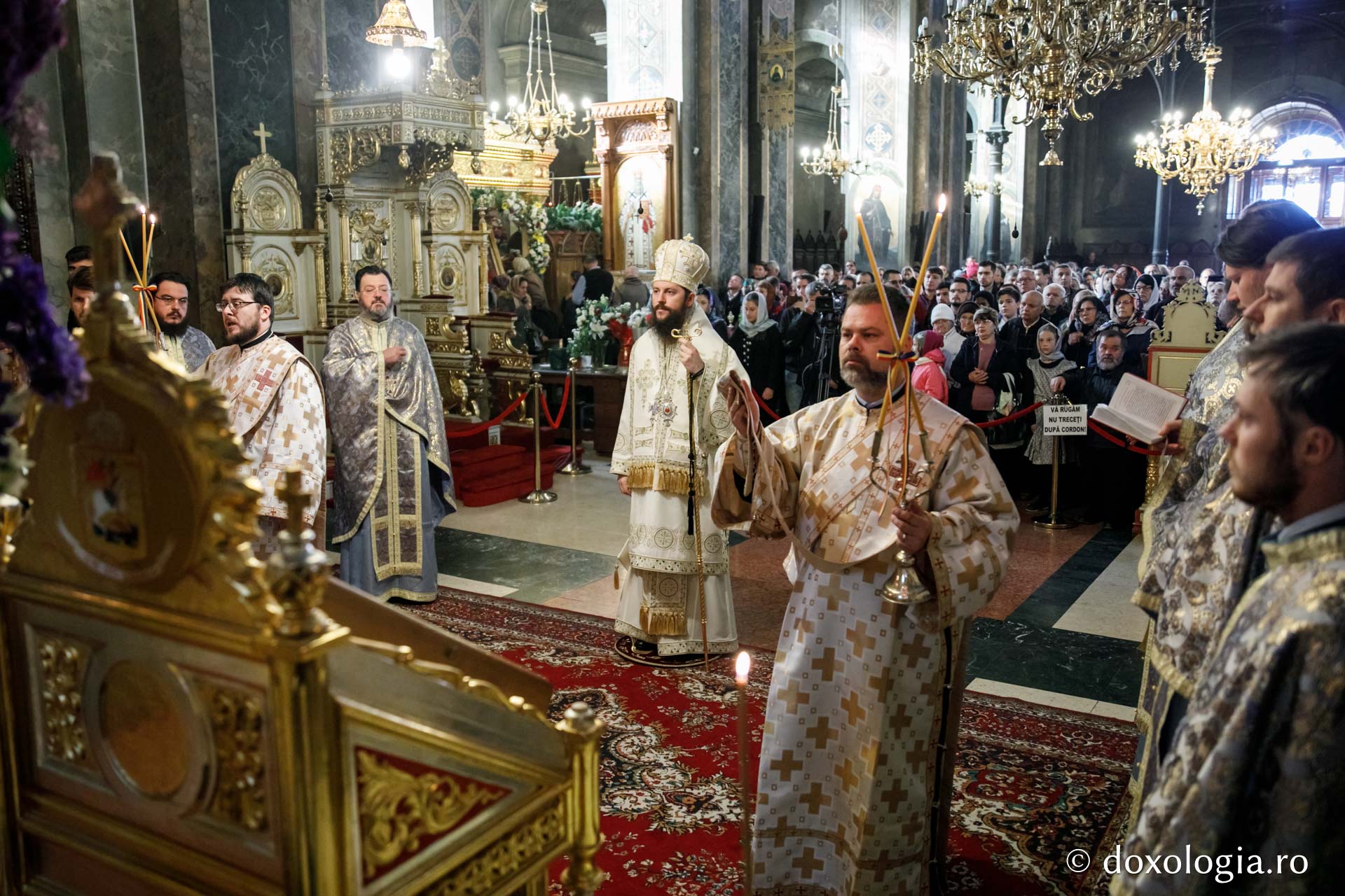 În ajun de hram, Sfânta Liturghie arhierească – PS Damaschin Dorneanul a slujit la Catedrala Mitropolitană