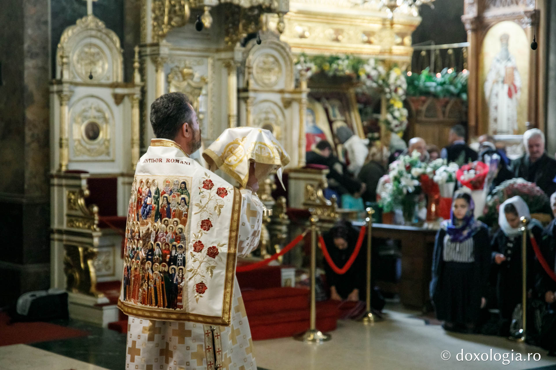 În ajun de hram, Sfânta Liturghie arhierească – PS Damaschin Dorneanul a slujit la Catedrala Mitropolitană