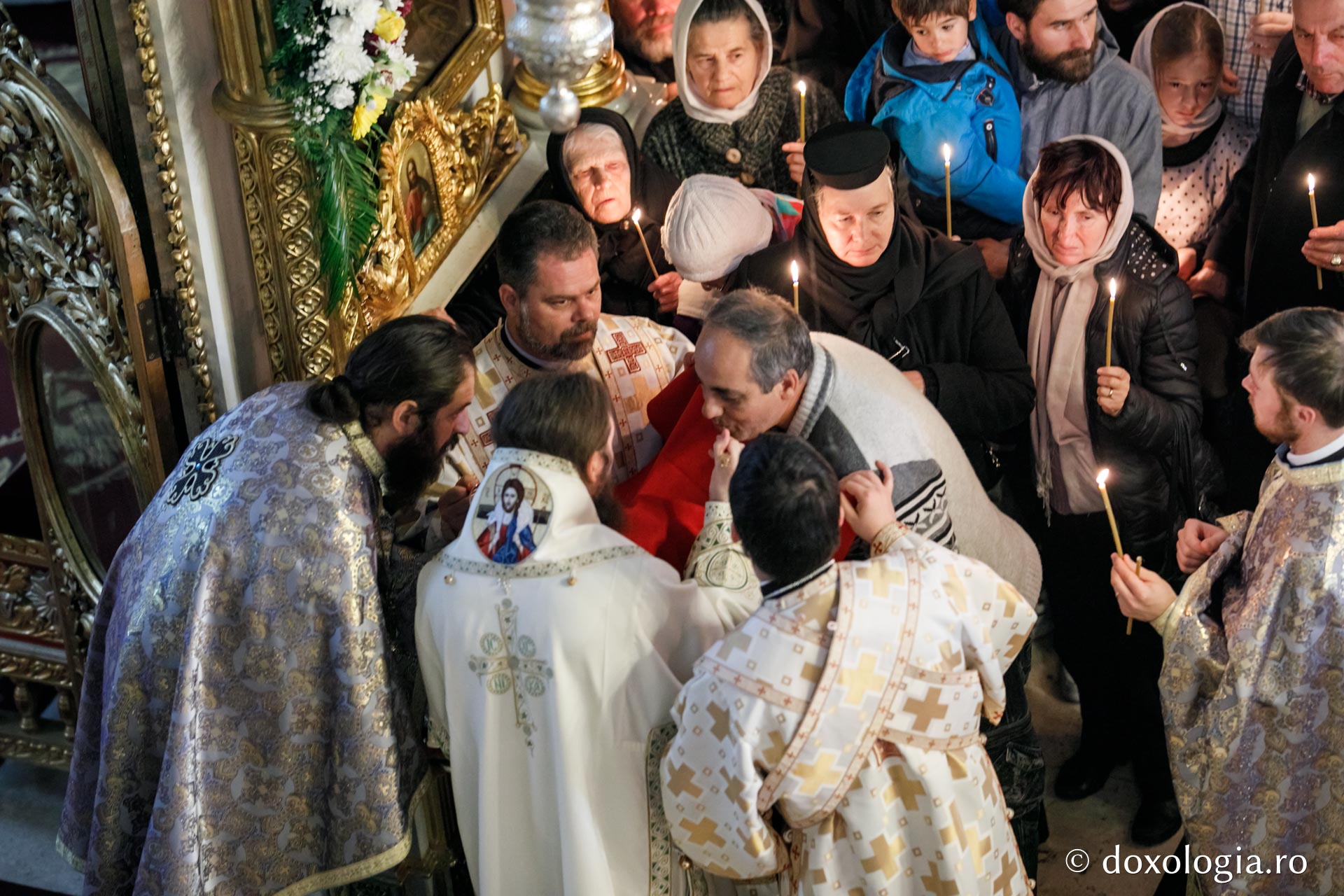 În ajun de hram, Sfânta Liturghie arhierească – PS Damaschin Dorneanul a slujit la Catedrala Mitropolitană