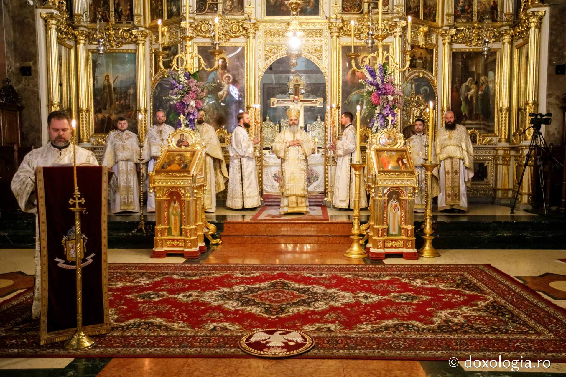 PS Ignatie a săvârșit Sfânta Liturghie la Catedrala Mitropolitană: „Îi căutăm pe sfinți pentru că vrem să fim oameni frumoși la suflet”