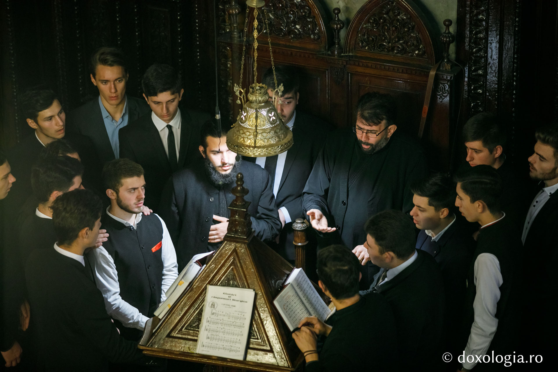 PS Ignatie a săvârșit Sfânta Liturghie la Catedrala Mitropolitană: „Îi căutăm pe sfinți pentru că vrem să fim oameni frumoși la suflet”