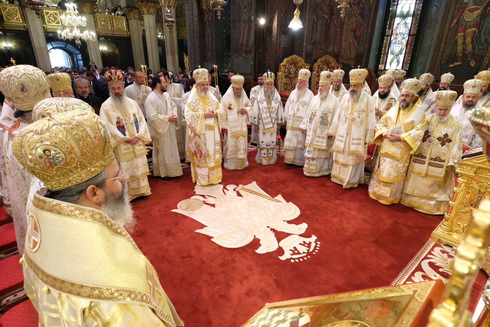Mai mulți ierarhi s-au rugat împreună cu Patriarhul României la 11 ani de la întronizarea sa