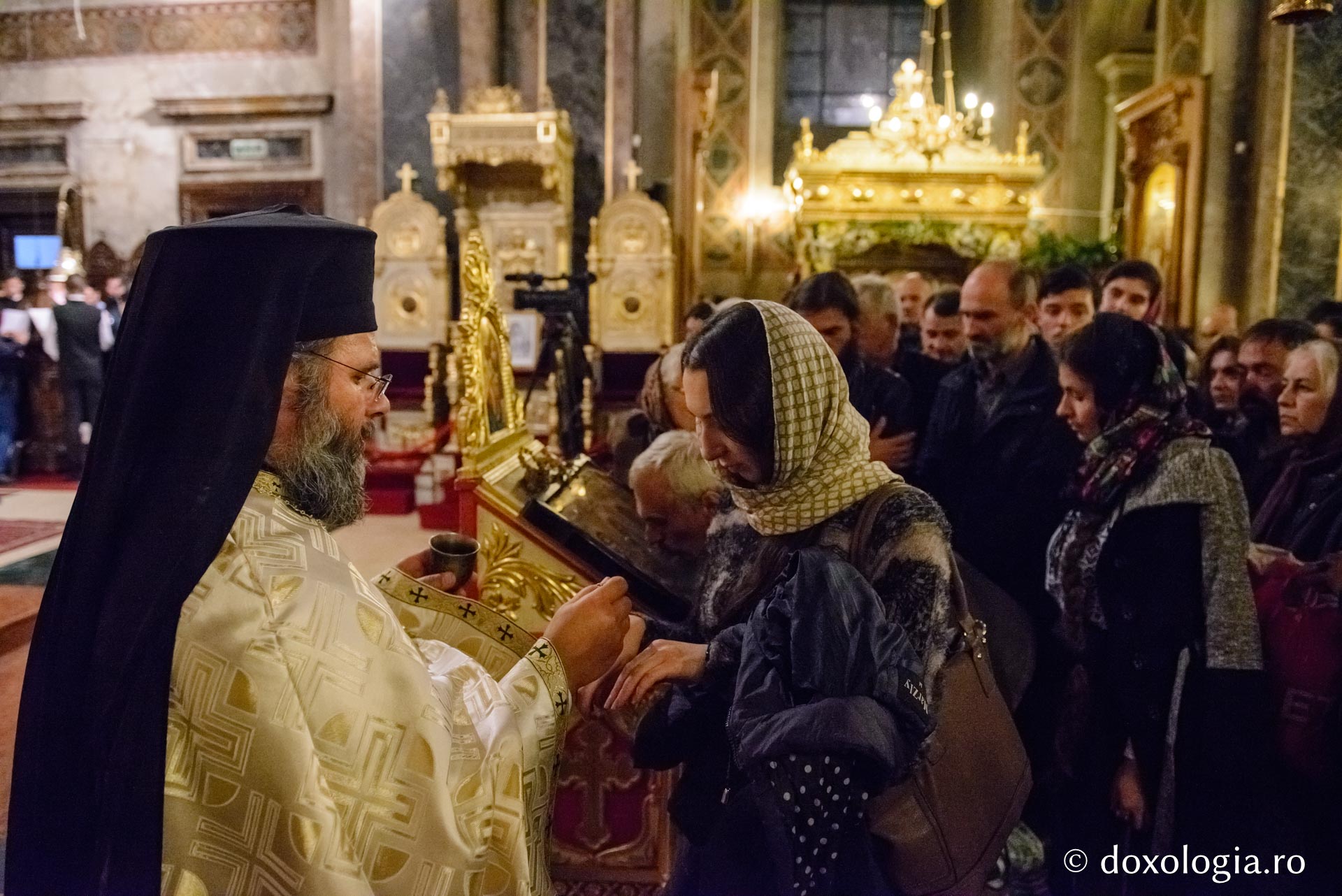 Sfântul Apostol Andrei, alături de pelerini – Priveghere în cinstea aducerii sfintelor sale moaște în România