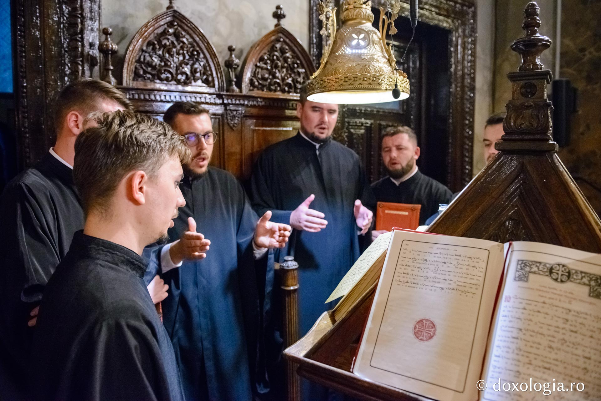 Slujbă de seară la Catedrala din Iași: Priveghere în cinstea Sfântului Gheorghe, ocrotitorul Mitropoliei Moldovei și Bucovinei