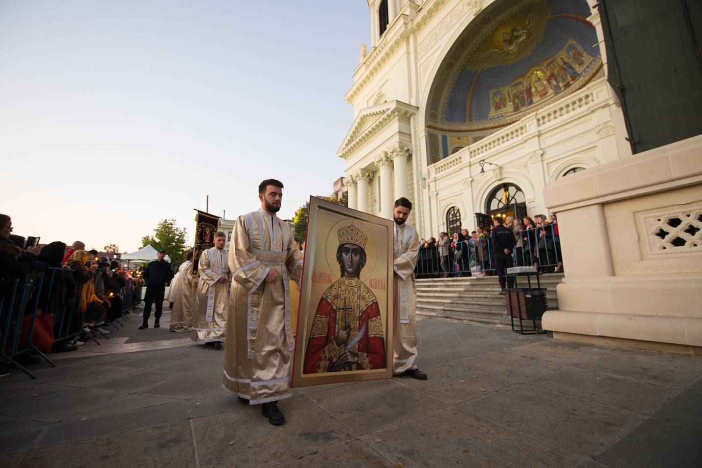 Hramul Sfintei Parascheva: 23.000 de pelerini au străbătut „Calea Sfinților” la Iași