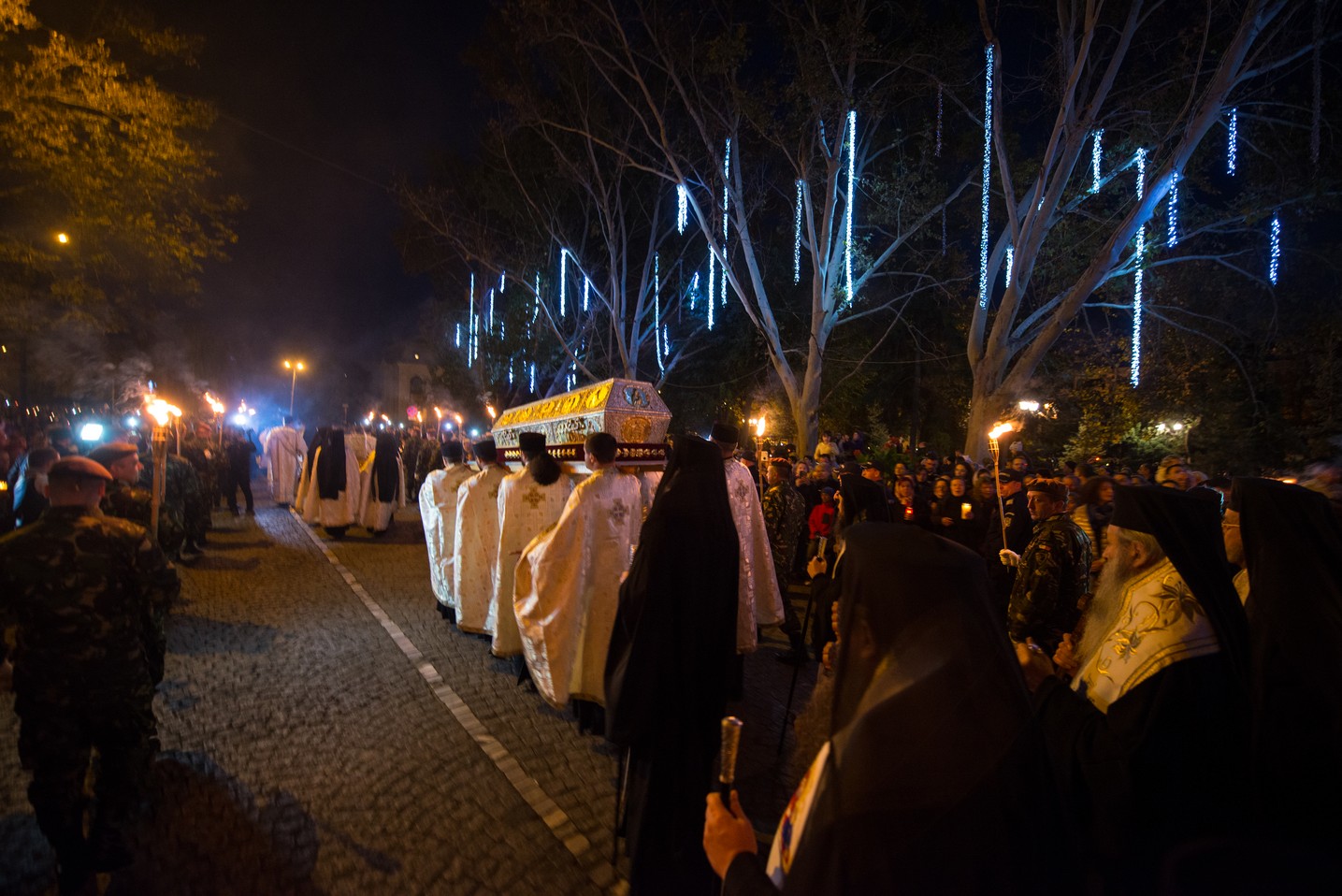 Hramul Sfintei Parascheva: 23.000 de pelerini au străbătut „Calea Sfinților” la Iași