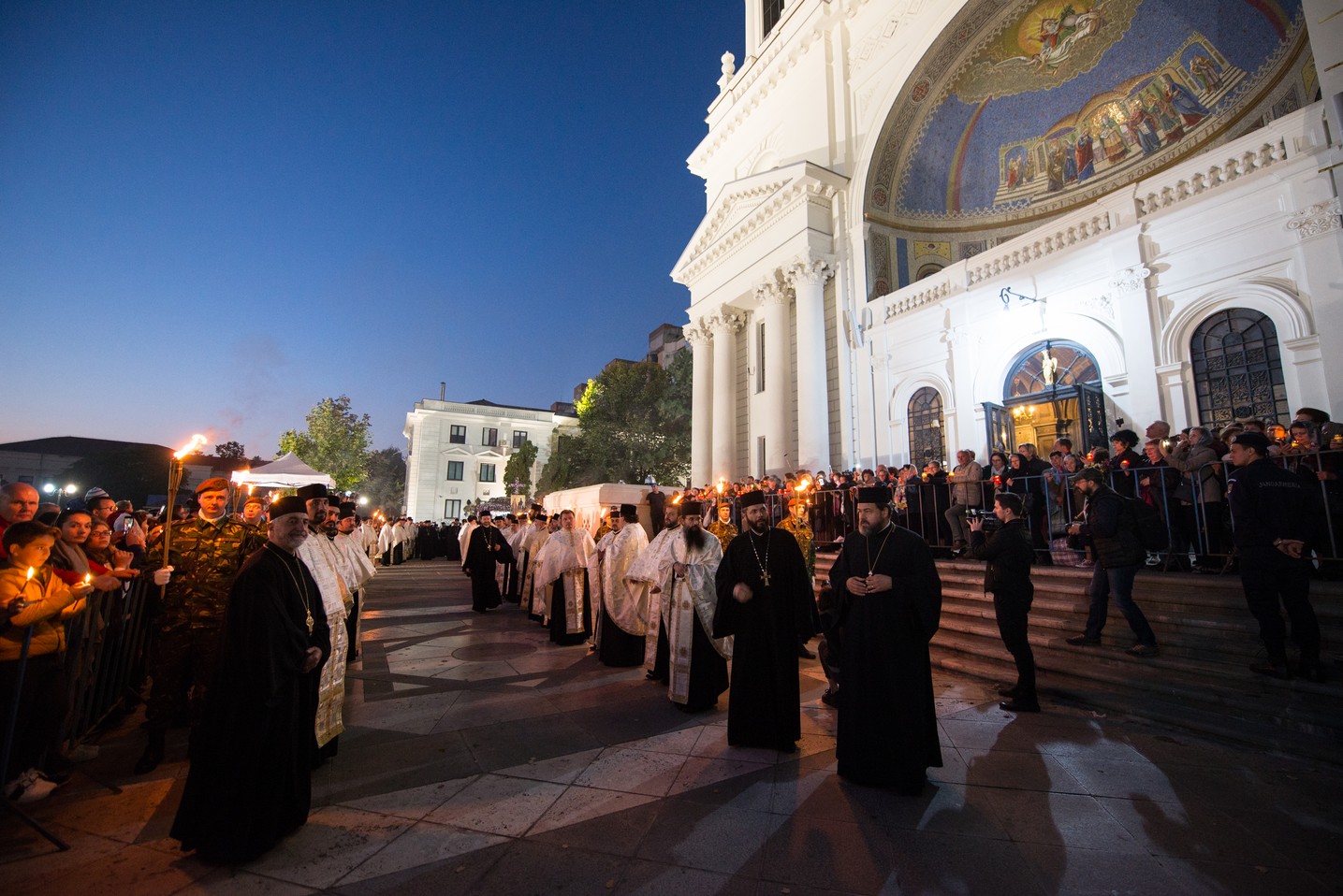 Hramul Sfintei Parascheva: 23.000 de pelerini au străbătut „Calea Sfinților” la Iași