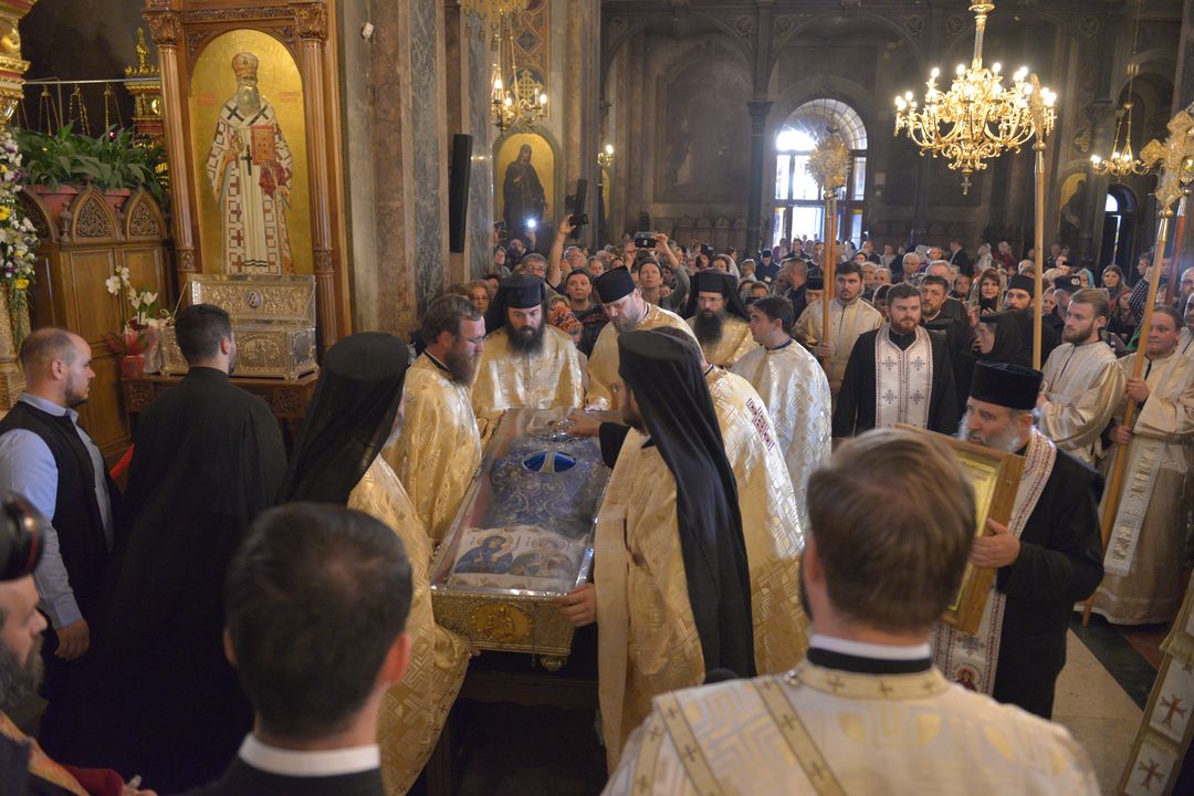 Hramul Mitropoliei Moldovei și Bucovinei la final: Moaștele Sfintei Parascheva au fost așezate în Catedrala Mitropolitană din Iași