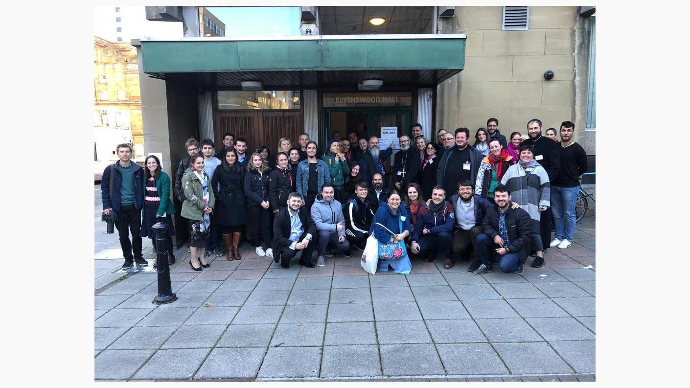 PS Ignatie a votat alături de românii din Marea Britanie la secţia deschisă în Glasgow