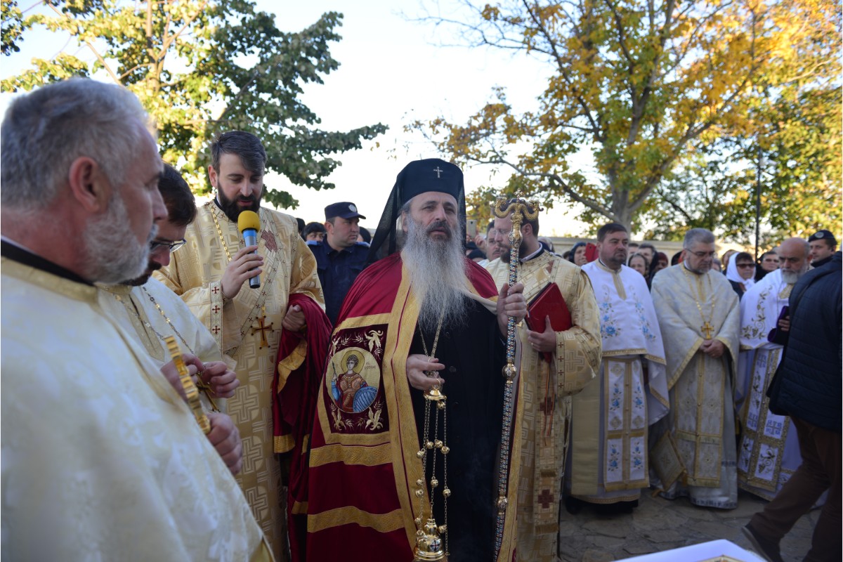 Resfințire de biserică la Aroneanu - Iași: „Raportându-ne la cele cuprinse în cuvântul Domnului din Scriptură, nu ne vom rătăci niciodată”