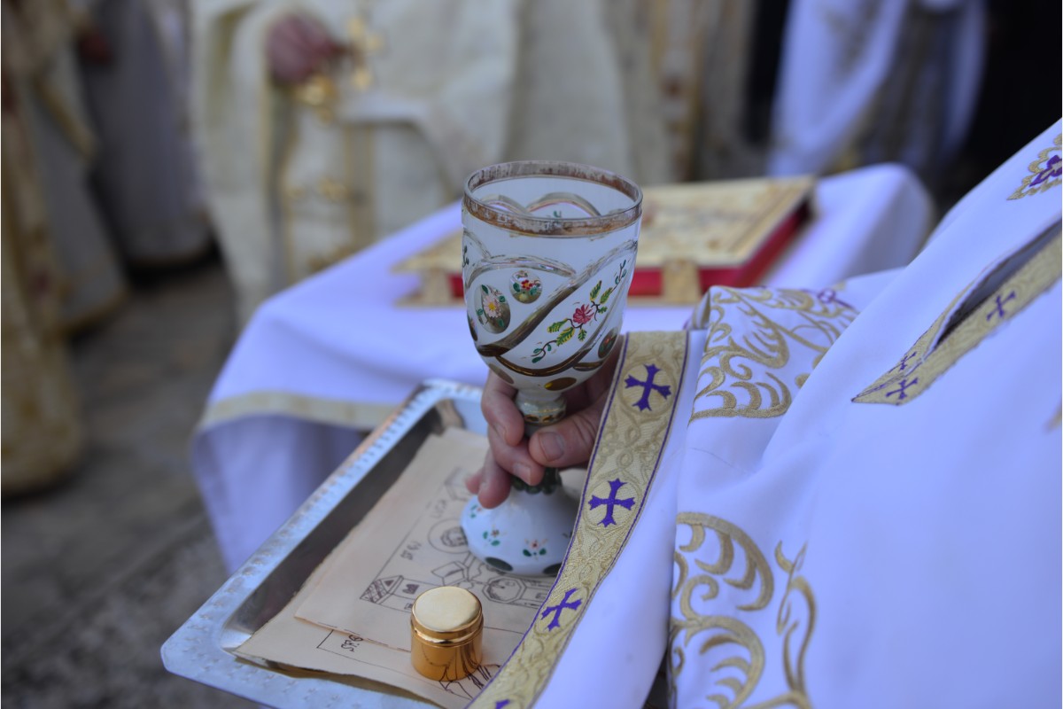 Resfințire de biserică la Aroneanu - Iași: „Raportându-ne la cele cuprinse în cuvântul Domnului din Scriptură, nu ne vom rătăci niciodată”