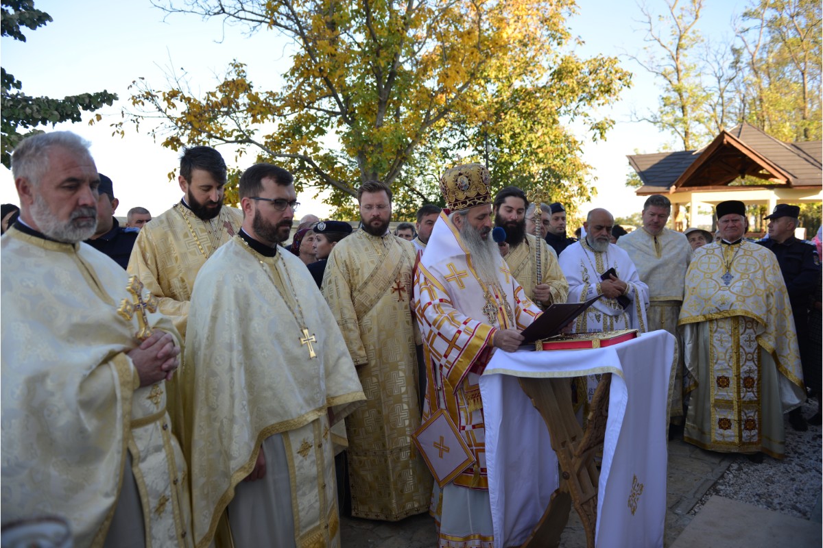 Resfințire de biserică la Aroneanu - Iași: „Raportându-ne la cele cuprinse în cuvântul Domnului din Scriptură, nu ne vom rătăci niciodată”