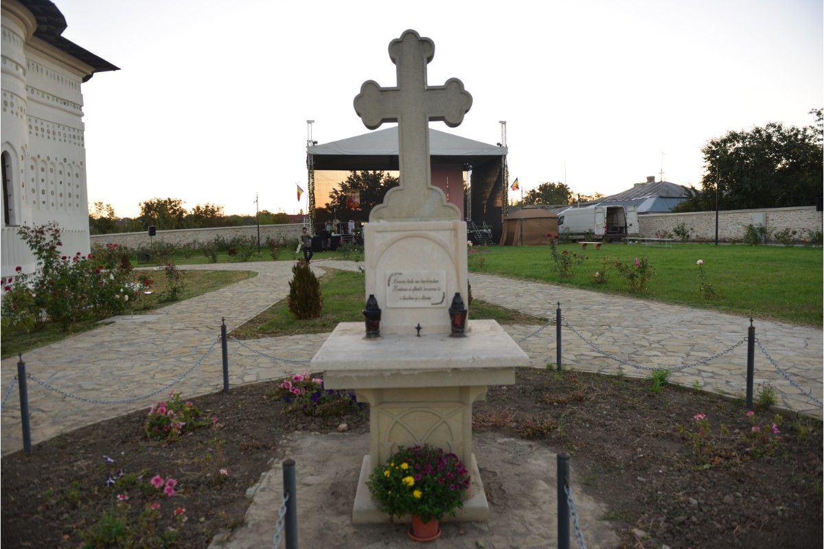 Resfințire de biserică la Aroneanu - Iași: „Raportându-ne la cele cuprinse în cuvântul Domnului din Scriptură, nu ne vom rătăci niciodată”