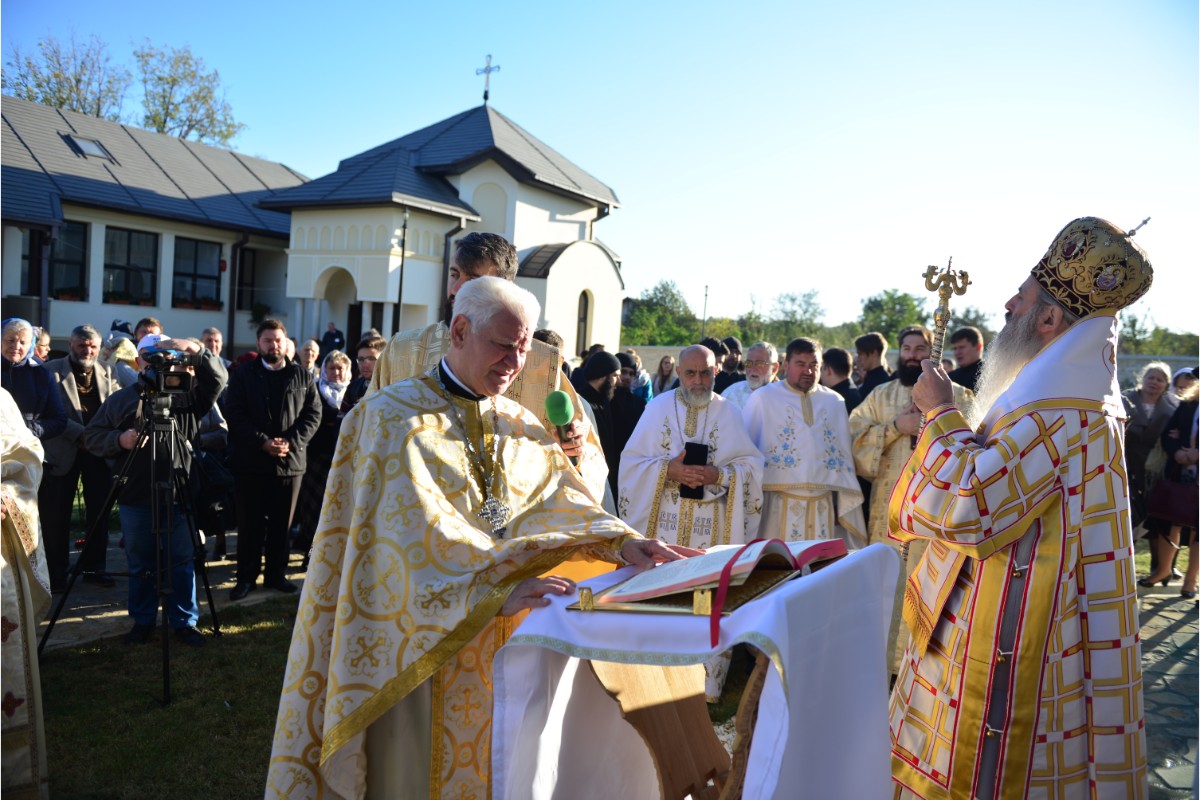 Resfințire de biserică la Aroneanu - Iași: „Raportându-ne la cele cuprinse în cuvântul Domnului din Scriptură, nu ne vom rătăci niciodată”