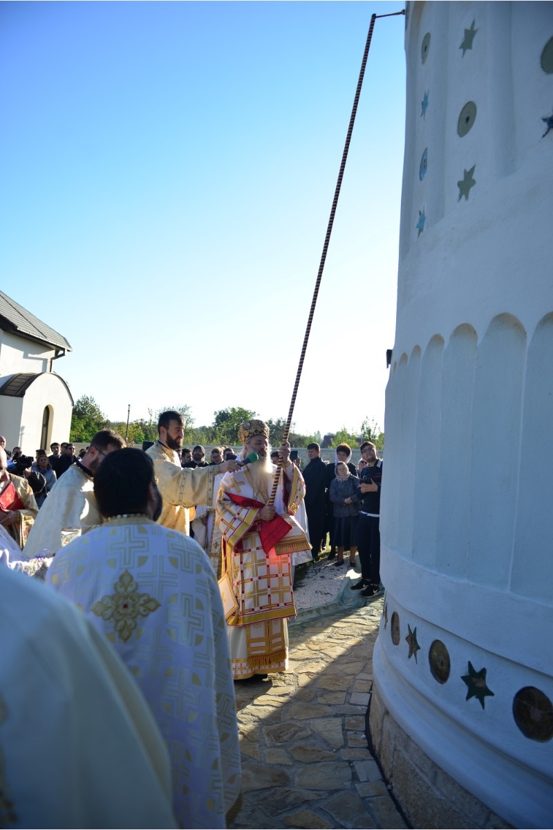 Resfințire de biserică la Aroneanu - Iași: „Raportându-ne la cele cuprinse în cuvântul Domnului din Scriptură, nu ne vom rătăci niciodată”