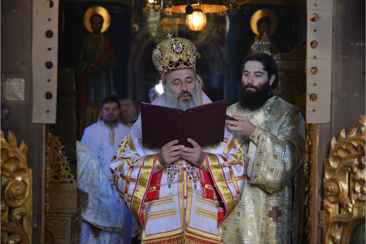 Resfințire de biserică la Aroneanu - Iași: „Raportându-ne la cele cuprinse în cuvântul Domnului din Scriptură, nu ne vom rătăci niciodată”